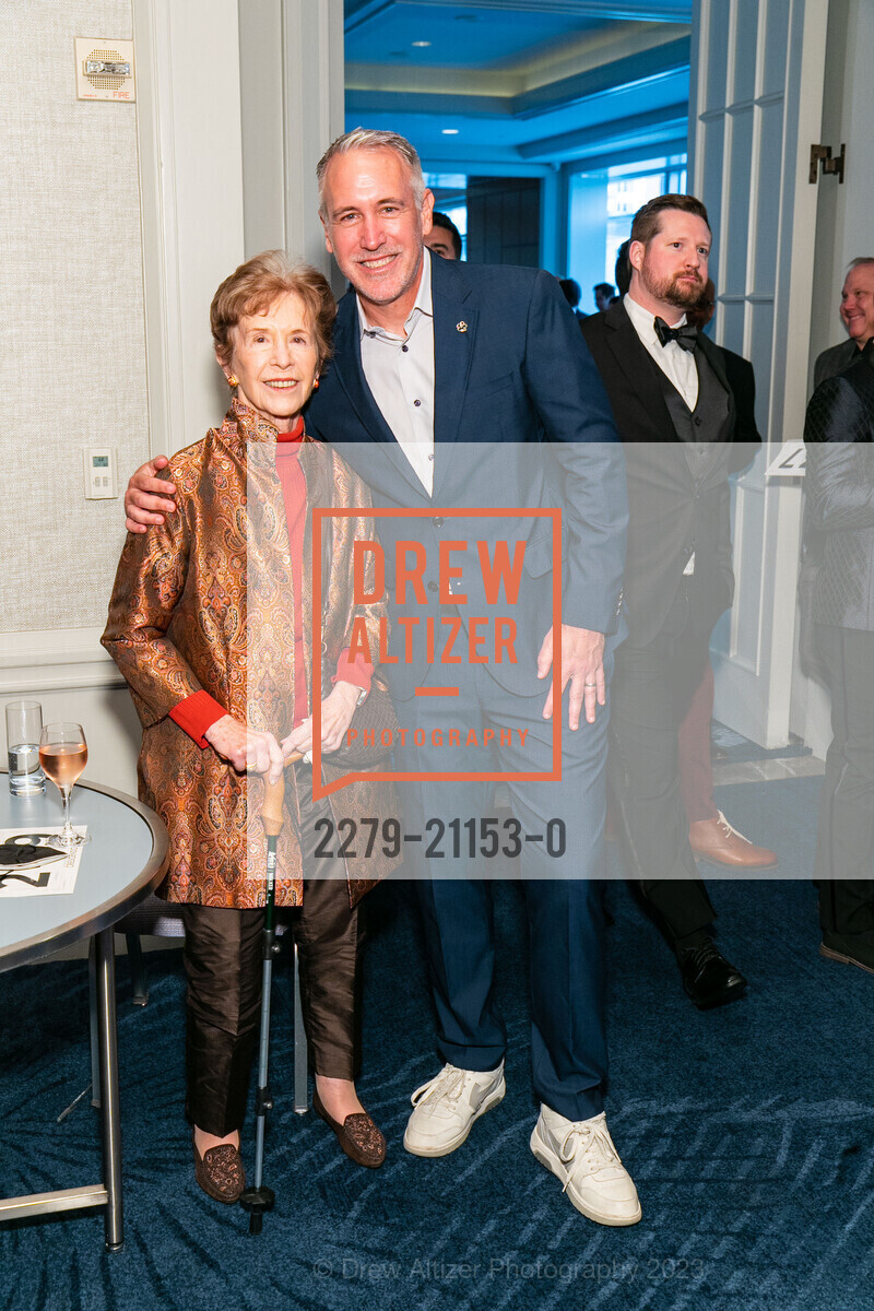 Nan Geschke, John Geschke, SF Gay Men's Chorus Crescendo Gala 2023, Four Seasons Hotel @ 757 Market St, SF, CA 94103 US. Four Seasons Hotel @ 757 Market St, SF, CA 94103 US, April 22nd, 2023, Photo #2279-21153-0 Nan Geschke, John Geschke, Photo #2279-21153-0