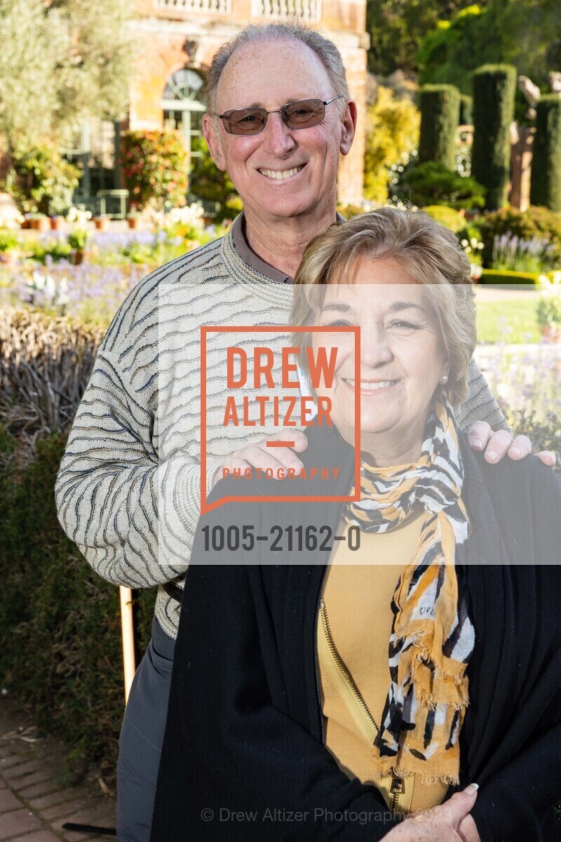 Peter Kent, Laura Kent, HRW Silicon Valley Voices for Justice 2023, Filoli Historic House & Garden @ 86 Cañada Rd, Woodside, CA 94062 US. Filoli Historic House & Garden @ 86 Cañada Rd, Woodside, CA 94062 US, April 25th, 2023, Photo #1005-21162-0 Peter Kent, Laura Kent, Photo #1005-21162-0