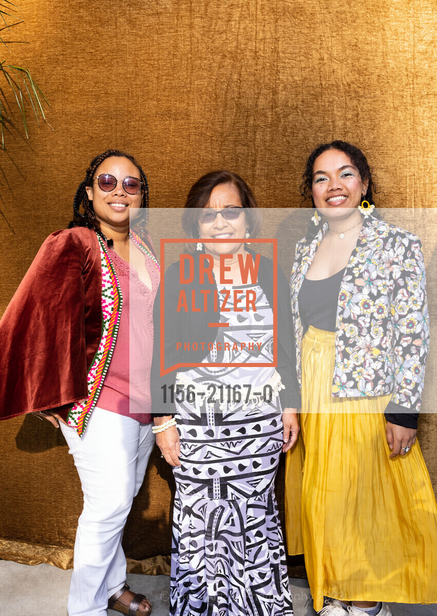 Marie Christina Kolo, Hilda Heine, Selina Leem, Big Bang Gala 2023, California Academy of Sciences @ 55 Music Concourse Dr, San Francisco, CA 94118 US. California Academy of Sciences @ 55 Music Concourse Dr, San Francisco, CA 94118 US, April 27th, 2023, Photo #1156-21167-0 Marie Christina Kolo, Hilda Heine, Selina Leem, Photo #1156-21167-0