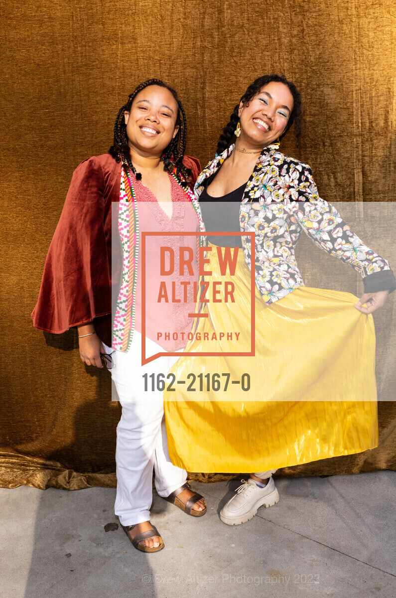 Marie Christina Kolo, Selina Leem, Big Bang Gala 2023, California Academy of Sciences @ 55 Music Concourse Dr, San Francisco, CA 94118 US. California Academy of Sciences @ 55 Music Concourse Dr, San Francisco, CA 94118 US, April 27th, 2023, Photo #1162-21167-0 Marie Christina Kolo, Selina Leem, Photo #1162-21167-0