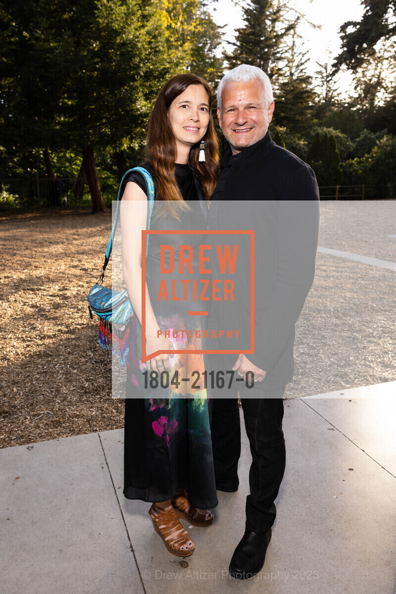 Jo Gazzaley, Adam Gazzaley, Big Bang Gala 2023, California Academy of Sciences @ 55 Music Concourse Dr, San Francisco, CA 94118 US. California Academy of Sciences @ 55 Music Concourse Dr, San Francisco, CA 94118 US, April 27th, 2023, Photo #1804-21167-0 Jo Gazzaley, Adam Gazzaley, Photo #1804-21167-0