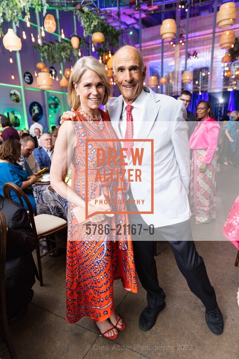 Kate Kelly Klein, Tom Klein, Big Bang Gala 2023, California Academy of Sciences @ 55 Music Concourse Dr, San Francisco, CA 94118 US. California Academy of Sciences @ 55 Music Concourse Dr, San Francisco, CA 94118 US, April 27th, 2023, Photo #5786-21167-0 Kate Kelly Klein, Tom Klein, Photo #5786-21167-0
