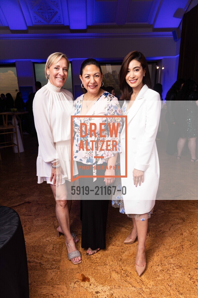 Sasha Craig, Clarissa Perez, Tiffany Chintanakochapak, Big Bang Gala 2023, California Academy of Sciences @ 55 Music Concourse Dr, San Francisco, CA 94118 US. California Academy of Sciences @ 55 Music Concourse Dr, San Francisco, CA 94118 US, April 27th, 2023, Photo #5919-21167-0 Sasha Craig, Clarissa Perez, Tiffany Chintanakochapak, Photo #5919-21167-0