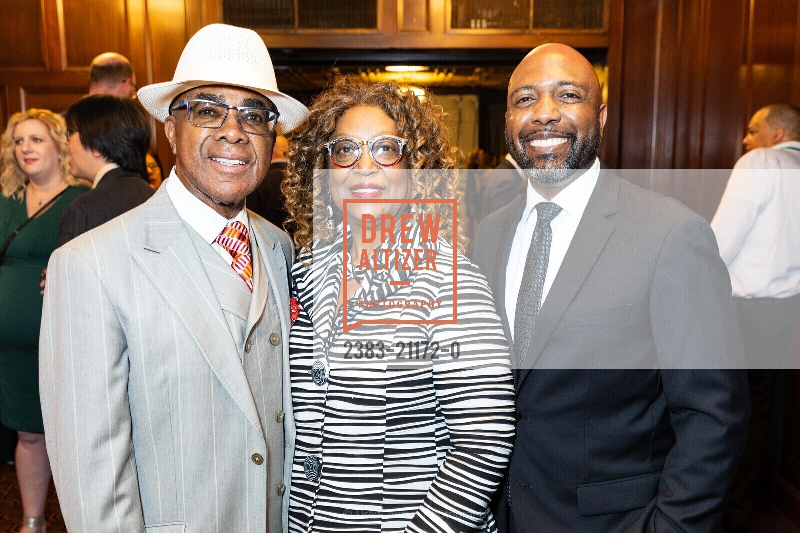 Tony Anderson, Faye Anderson, Jamal Anderson, Big Brothers Big Sisters Gala 2023, The Julia Morgan Ballroom @ 465 California St, SF, CA 94104 US. The Julia Morgan Ballroom @ 465 California St, SF, CA 94104 US, Photo #2383-21172-0 Tony Anderson, Faye Anderson, Jamal Anderson, Photo #2383-21172-0