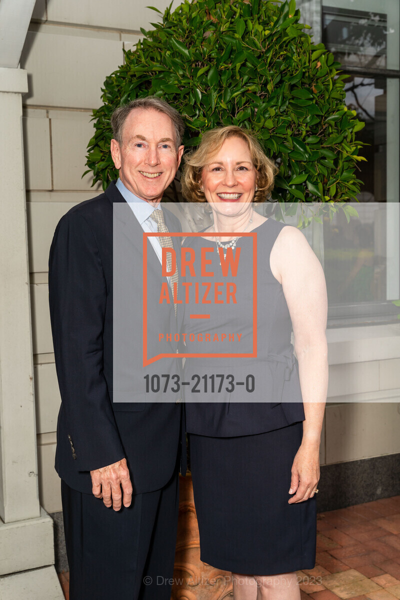 Darin Boles, Sharon Lawrence, SFCASA's Fostering Change Gala 2023, The Ritz-Carlton, San Francisco @ US. The Ritz-Carlton, San Francisco @ US, April 28th, 2023, Photo #1073-21173-0 Darin Boles, Sharon Lawrence, Photo #1073-21173-0