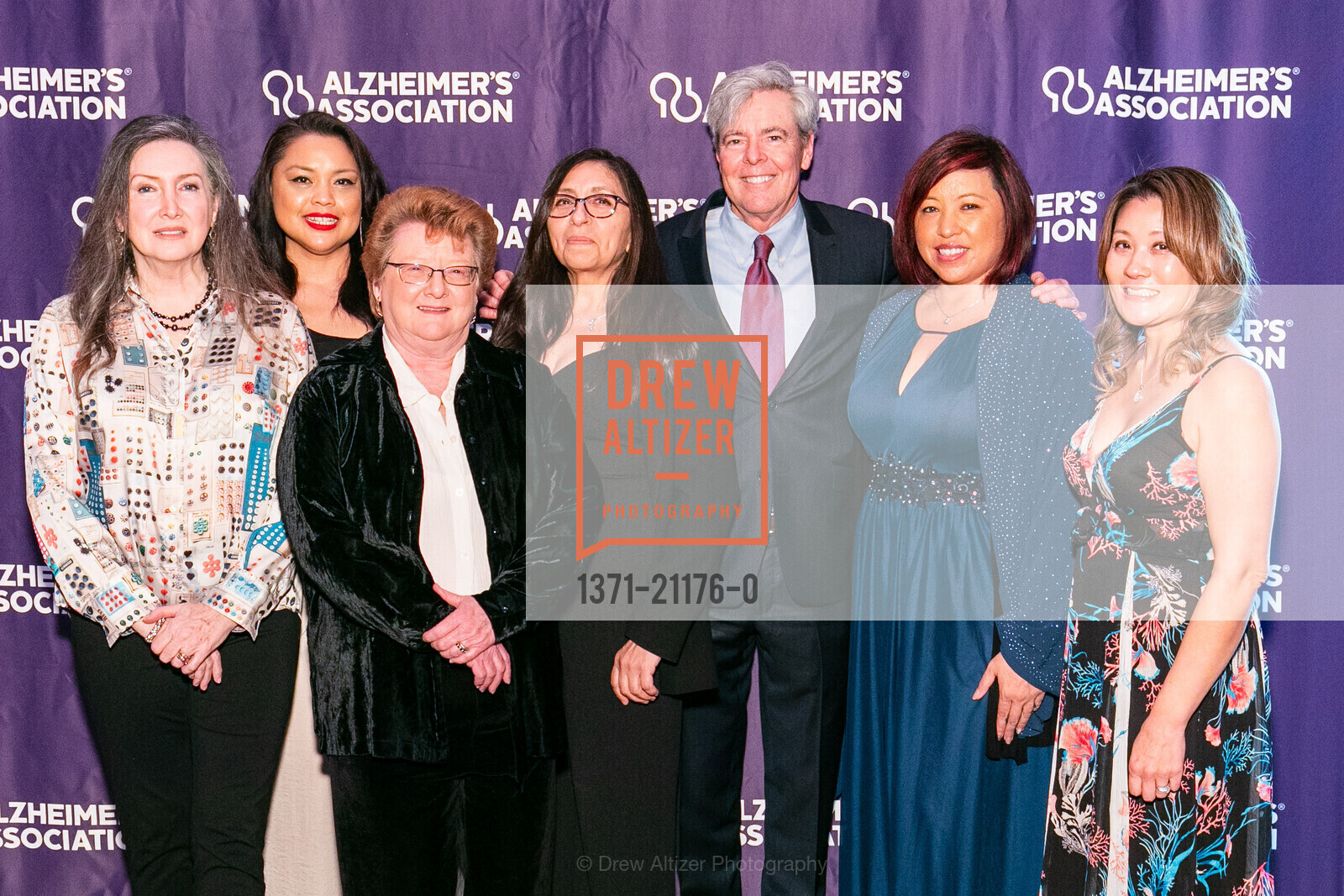 Denise Lapins, Claire Sumalinog, Michelle Jester, Teresa Weaver, Mike Myers, Antoinette Santos, Stephanie Wong, A Bright Night Gala 2023 Presented By The Alzheimer's Association, The GlassHouse SJ @ 84 W Santa Clara St, San Jose, CA 95113 US. The GlassHouse SJ @ 84 W Santa Clara St, San Jose, CA 95113 US, Photo #1371-21176-0 Denise Lapins, Claire Sumalinog, Michelle Jester, Teresa Weaver, Mike Myers, Antoinette Santos, Stephanie Wong, Photo #1371-21176-0