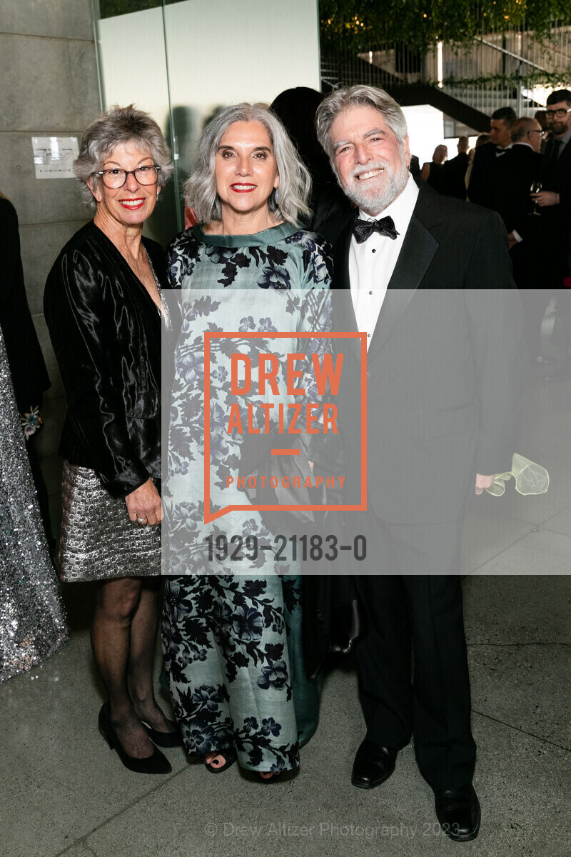 Leah Rosenkrantz, Teresa Pantaleo, Jeff Bluestone, SFJAZZ Gala 2023 Honoring Randall Kline, SFJAZZ @ 201 Franklin St, SF, CA 94102 US. SFJAZZ @ 201 Franklin St, SF, CA 94102 US, May 4th, 2023, Photo #1929-21183-0 Leah Rosenkrantz, Teresa Pantaleo, Jeff Bluestone, Photo #1929-21183-0