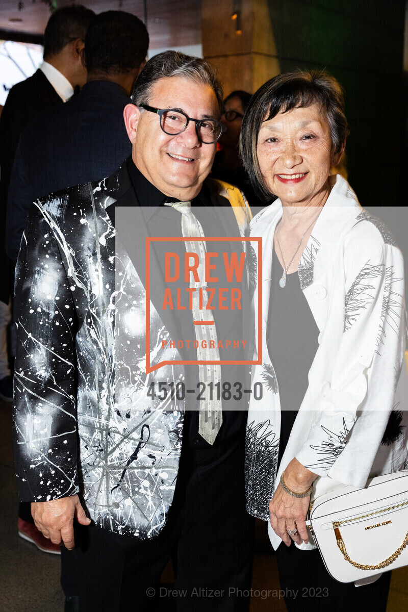 Mark Ginsberg, Peggy Ginsberg, SFJAZZ Gala 2023 Honoring Randall Kline, SFJAZZ @ 201 Franklin St, SF, CA 94102 US. SFJAZZ @ 201 Franklin St, SF, CA 94102 US, May 4th, 2023, Photo #4510-21183-0 Mark Ginsberg, Peggy Ginsberg, Photo #4510-21183-0