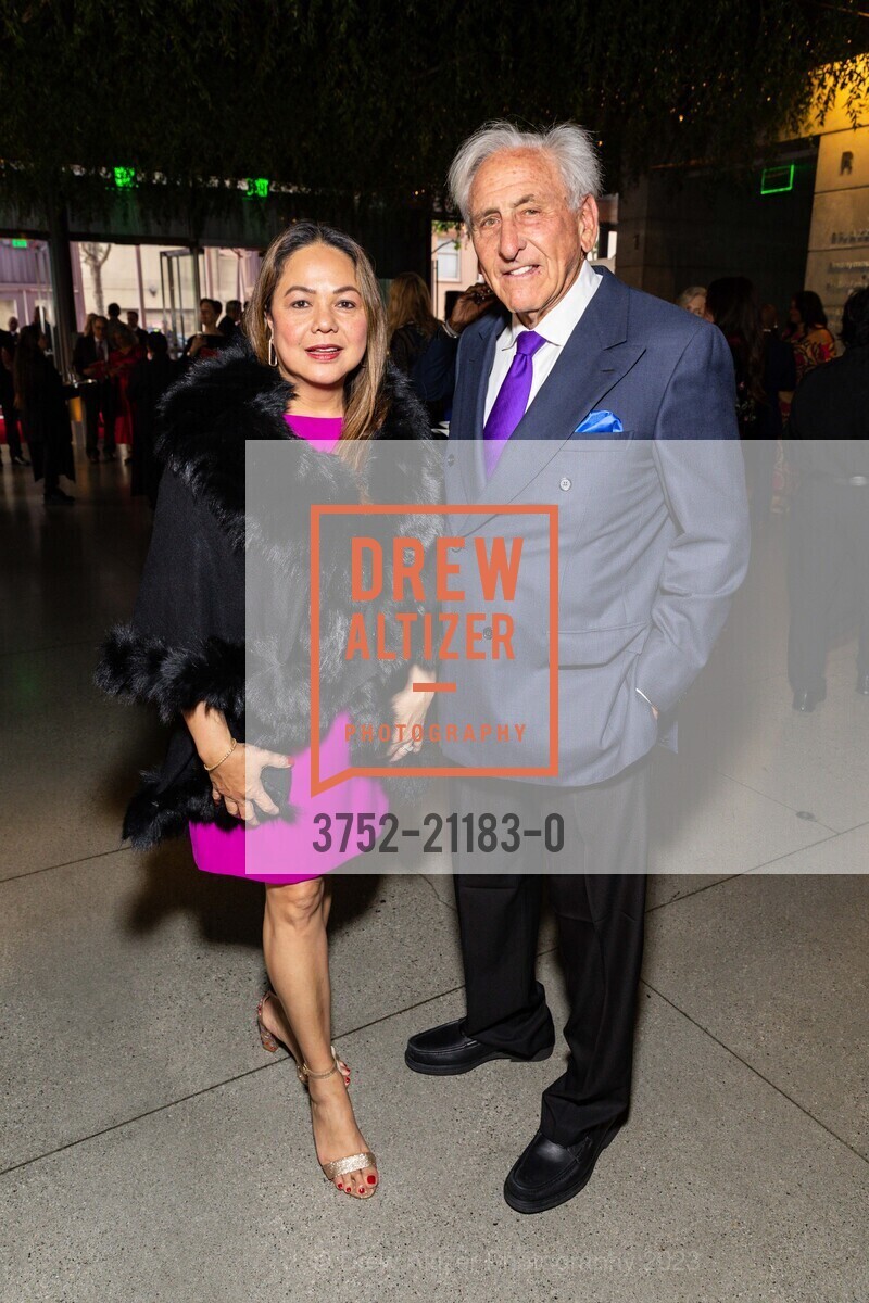 Sonia Dwares, Peter Dwares, SFJAZZ Gala 2023 Honoring Randall Kline, SFJAZZ @ 201 Franklin St, SF, CA 94102 US. SFJAZZ @ 201 Franklin St, SF, CA 94102 US, May 4th, 2023, Photo #3752-21183-0 Sonia Dwares, Peter Dwares, Photo #3752-21183-0