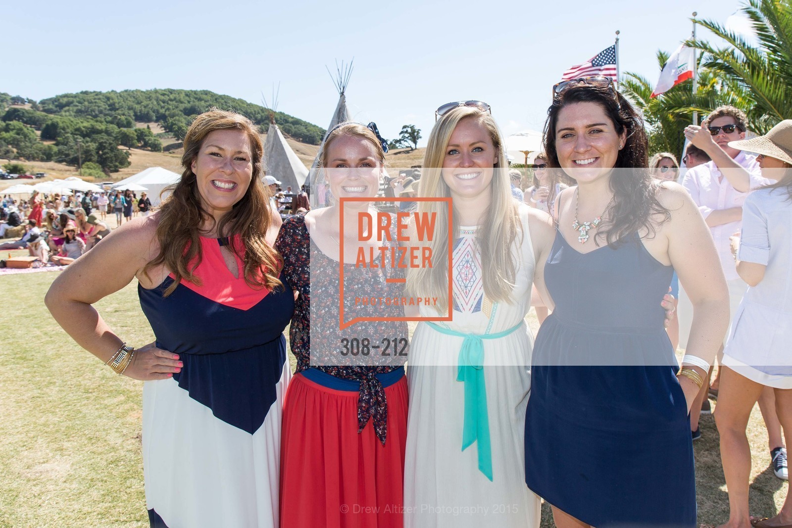 Jennifer Johnson, Tracy Thomas, Bailey Morrow, Lauren McKennan, Gucci & Vogue Dinner, Cerro Pampa Polo Club. Cerro Pampa Polo Club, July 25th, 2015, Photo #308-212 Jennifer Johnson, Tracy Thomas, Bailey Morrow, Lauren McKennan, Photo #308-212