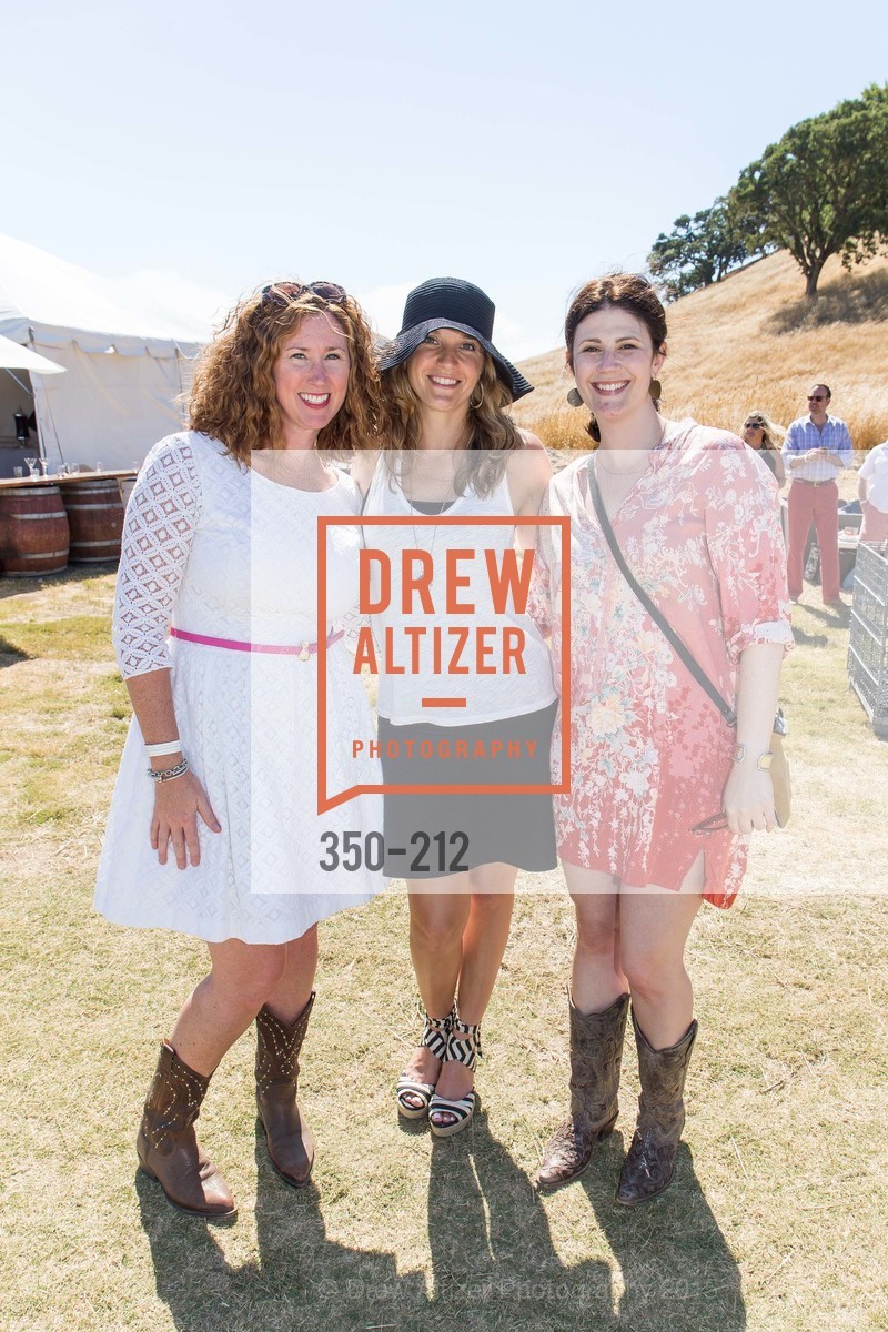 Laura Sullivan, Ashley Walker, Jamie Mauldin, Gucci & Vogue Dinner, Cerro Pampa Polo Club. Cerro Pampa Polo Club, July 25th, 2015, Photo #350-212 Laura Sullivan, Ashley Walker, Jamie Mauldin, Photo #350-212
