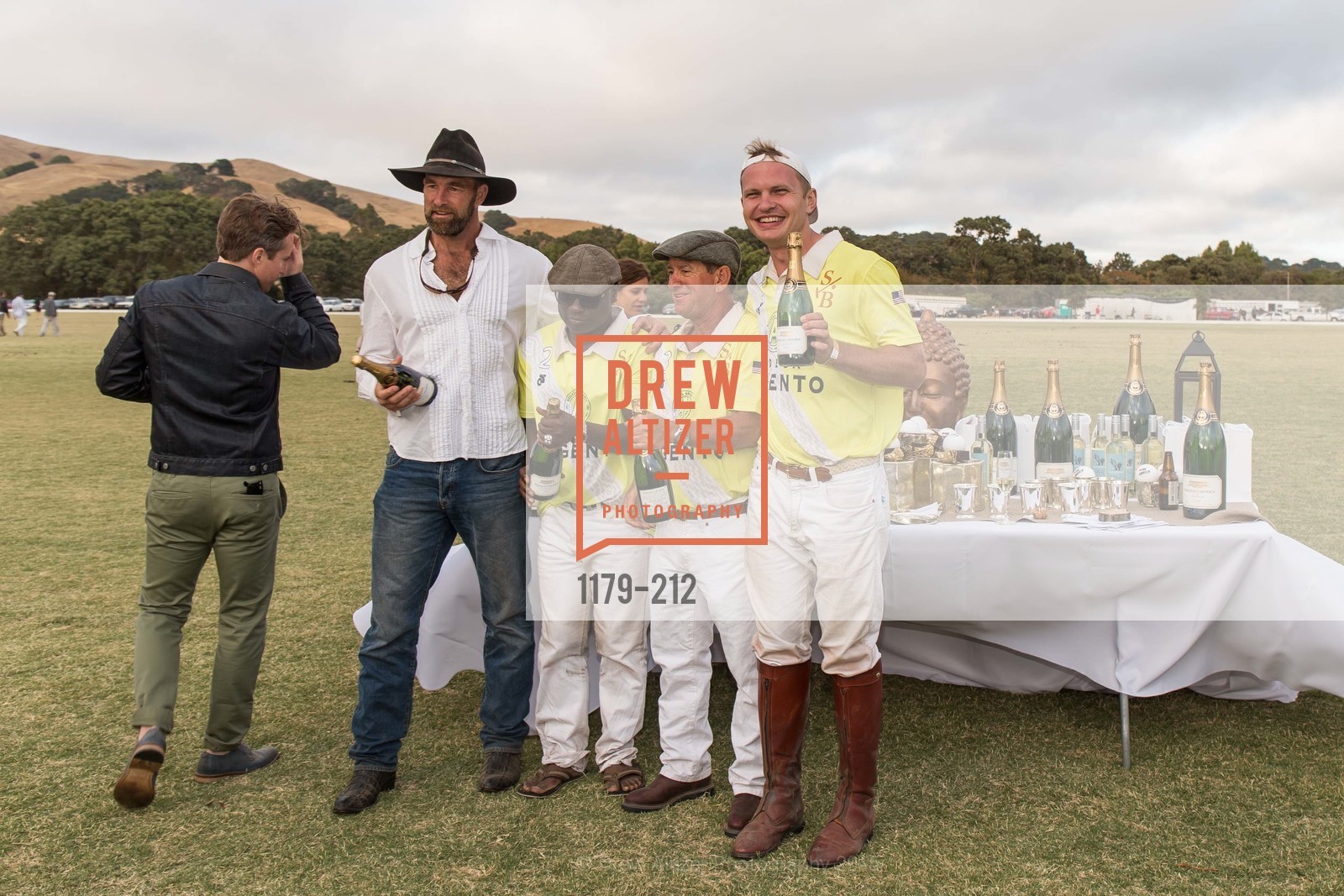 Hearst Welborn, Akin Sotomi, Rob Darakhshan, Ross Caton, Gucci & Vogue Dinner, Cerro Pampa Polo Club. Cerro Pampa Polo Club, July 25th, 2015, Photo #1179-212 Hearst Welborn, Akin Sotomi, Rob Darakhshan, Ross Caton, Photo #1179-212