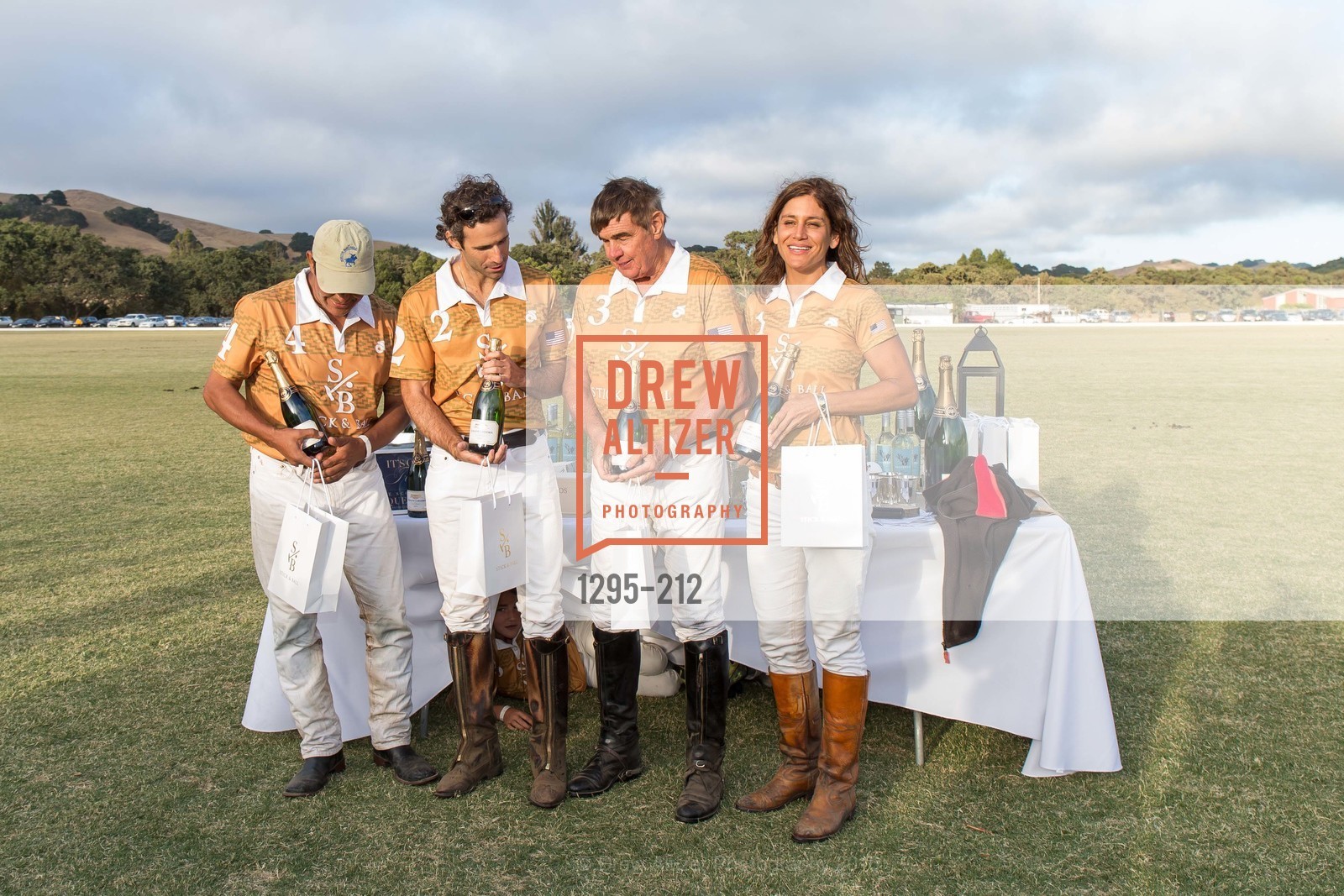 Santos Arriola, Pat Nesbitt, Elizabeth Welborn, Gucci & Vogue Dinner, Cerro Pampa Polo Club. Cerro Pampa Polo Club, July 25th, 2015, Photo #1295-212 Santos Arriola, Pat Nesbitt, Elizabeth Welborn, Photo #1295-212