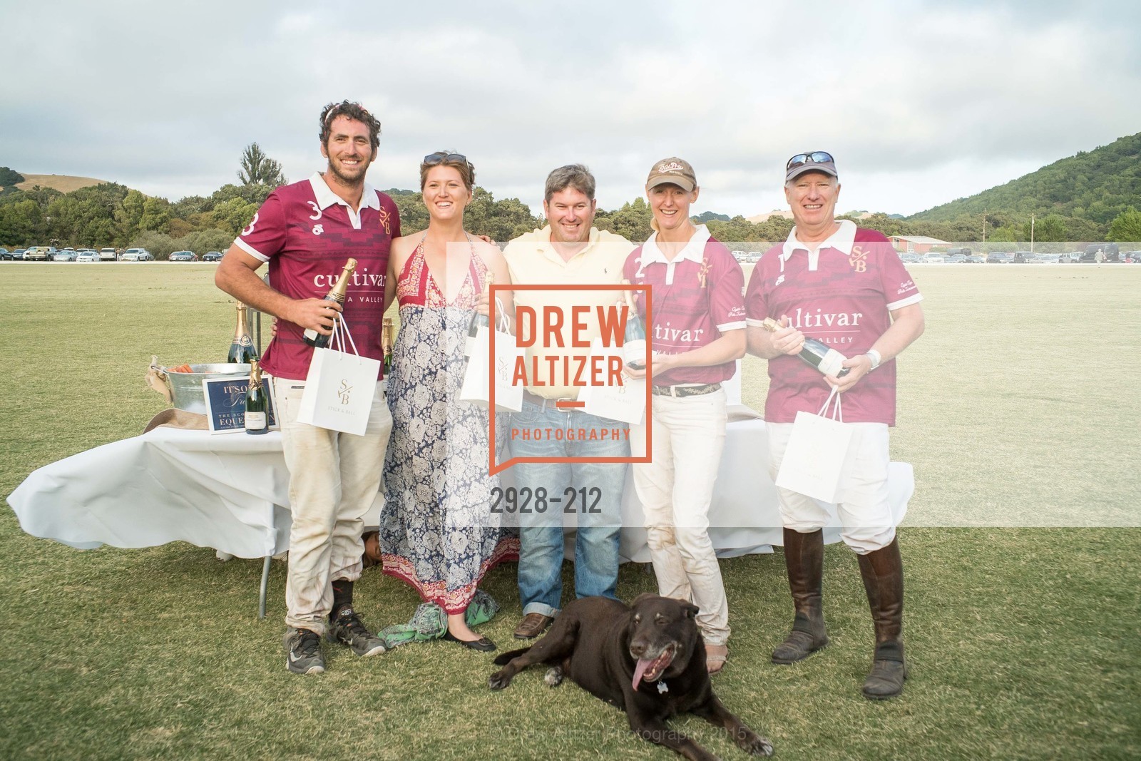 Jess Scheraga, Margo Buchanan, Jody Harris, Heather Lake, Richard Biley, Gucci & Vogue Dinner, Cerro Pampa Polo Club. Cerro Pampa Polo Club, July 25th, 2015, Photo #2928-212 Jess Scheraga, Margo Buchanan, Jody Harris, Heather Lake, Richard Biley, Photo #2928-212