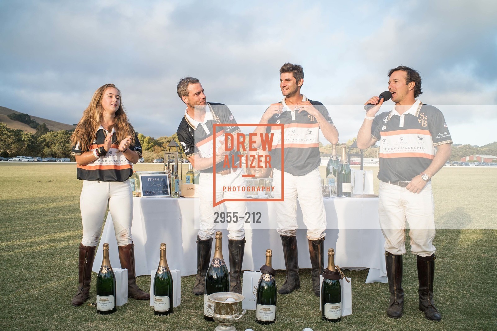 Fiona Bach, Jonathan Haswell, Ignacio Deltour, John Bickford, Gucci & Vogue Dinner, Cerro Pampa Polo Club. Cerro Pampa Polo Club, July 25th, 2015, Photo #2955-212 Fiona Bach, Jonathan Haswell, Ignacio Deltour, John Bickford, Photo #2955-212