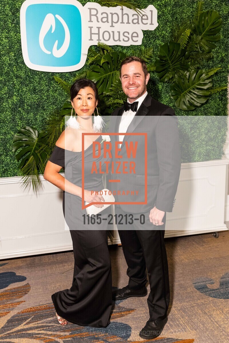 Michelle Lee, Maco Stewart, Raphael House Gala 2023, The Palace Hotel, a Luxury Collection Hotel @ 2 New Montgomery St, SF, CA 94105 US. The Palace Hotel, a Luxury Collection Hotel @ 2 New Montgomery St, SF, CA 94105 US, May 13th, 2023, Photo #1165-21213-0 Michelle Lee, Maco Stewart, Photo #1165-21213-0