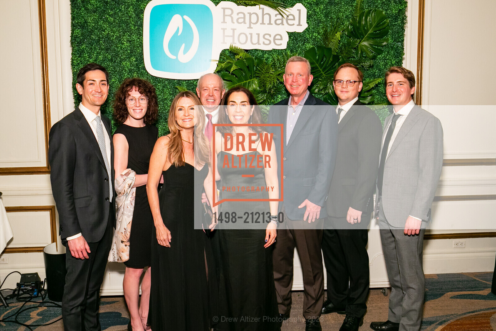 Andrew Kramer, Toni Wormald, Tracy Shapiro, John Flynn, Colleen Bal, Dave Kramer, Dillon Berg, Tom Wakefield, Raphael House Gala 2023, The Palace Hotel, a Luxury Collection Hotel @ 2 New Montgomery St, SF, CA 94105 US. The Palace Hotel, a Luxury Collection Hotel @ 2 New Montgomery St, SF, CA 94105 US, May 13th, 2023, Photo #1498-21213-0 Andrew Kramer, Toni Wormald, Tracy Shapiro, John Flynn, Colleen Bal, Dave Kramer, Dillon Berg, Tom Wakefield, Photo #1498-21213-0
