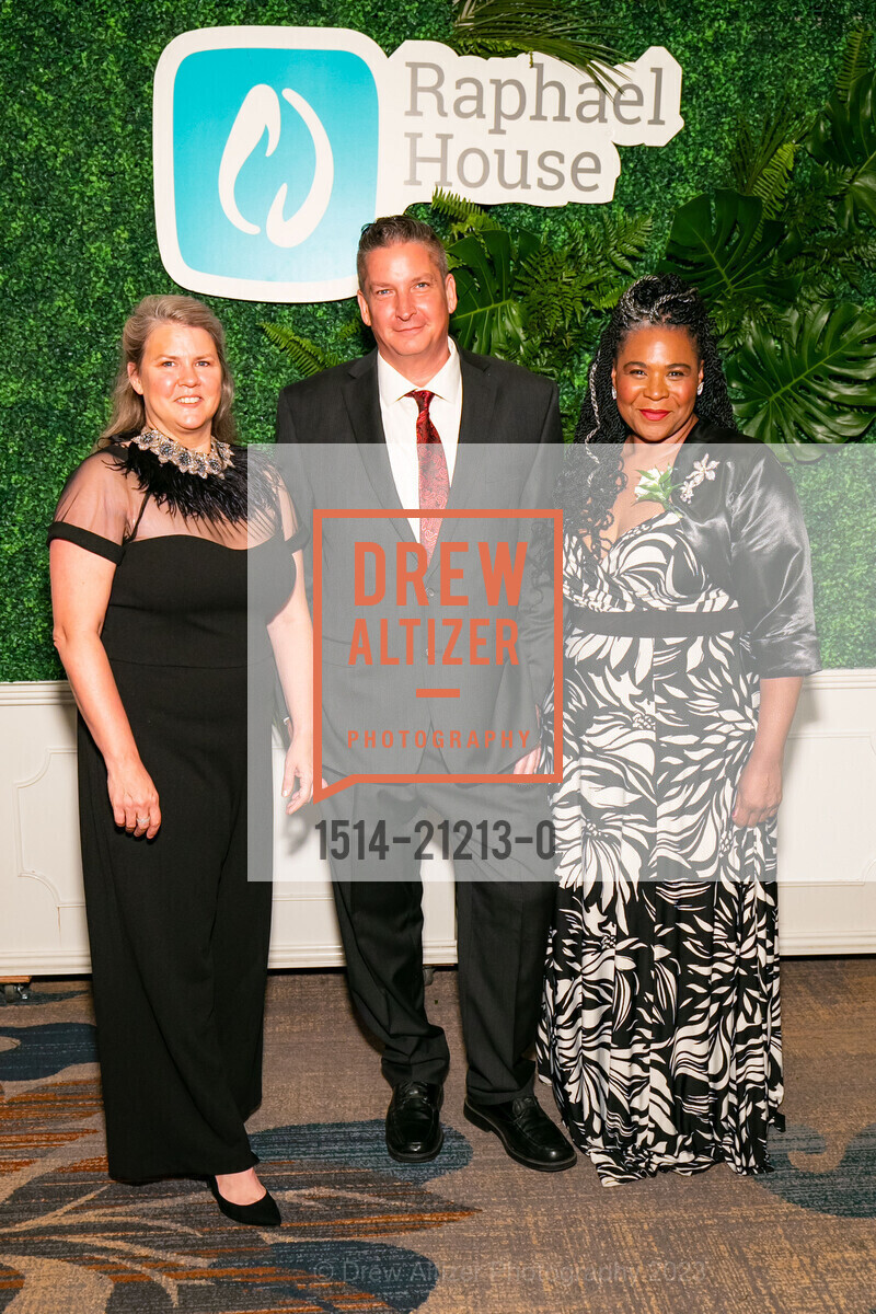 Kara Sherman, Julian Price, Amanda King, Raphael House Gala 2023, The Palace Hotel, a Luxury Collection Hotel @ 2 New Montgomery St, SF, CA 94105 US. The Palace Hotel, a Luxury Collection Hotel @ 2 New Montgomery St, SF, CA 94105 US, May 13th, 2023, Photo #1514-21213-0 Kara Sherman, Julian Price, Amanda King, Photo #1514-21213-0