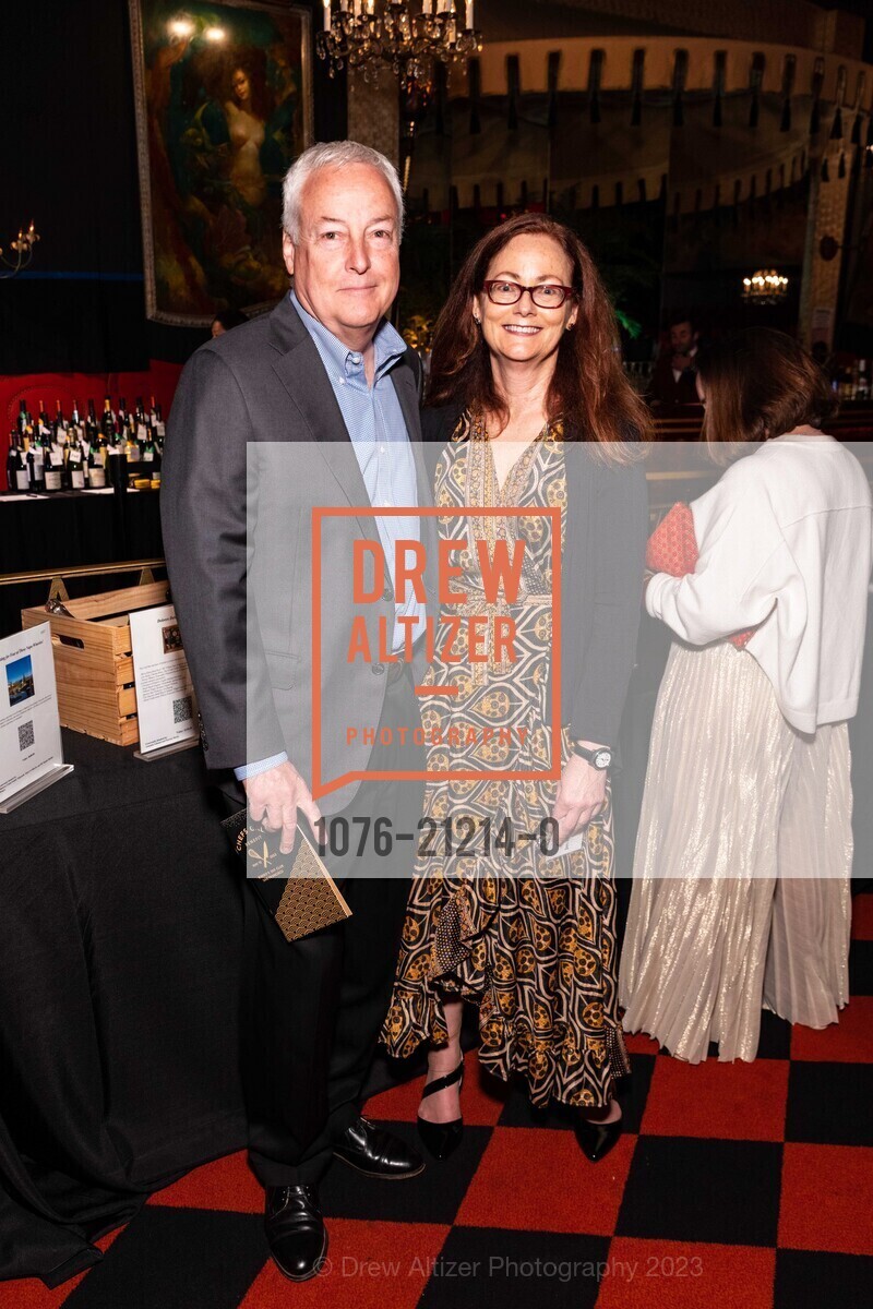 Dale Higgins, Jen Marie Bannon, Episcopal Community Services Gala 2023, Bimbo's 365 Club @ 1025 Columbus Ave, SF, CA 94133 US. Bimbo's 365 Club @ 1025 Columbus Ave, SF, CA 94133 US, May 13th, 2023, Photo #1076-21214-0 Dale Higgins, Jen Marie Bannon, Photo #1076-21214-0