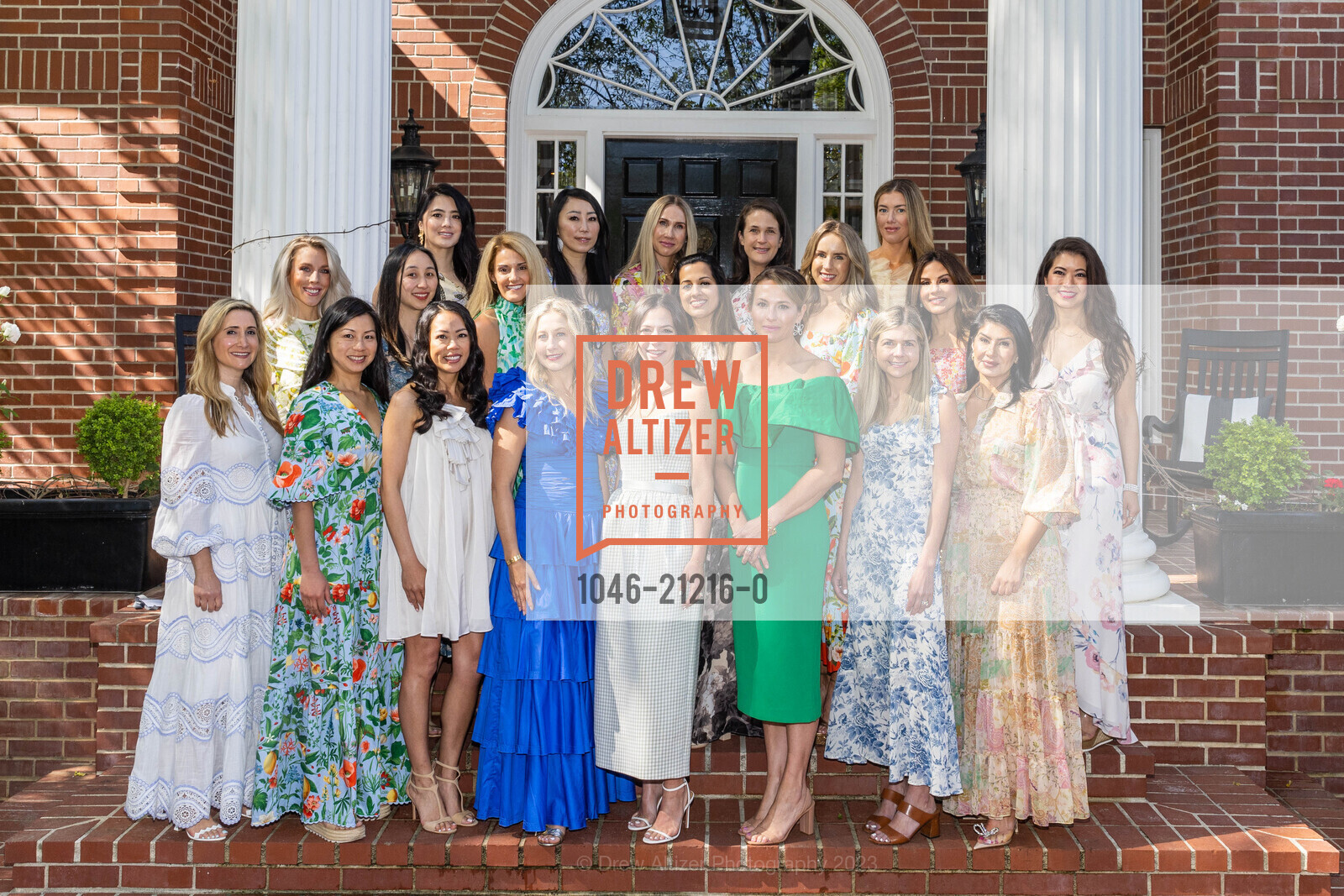 Lauren Wallins, Julie Kavanaugh, Karissa Ota, Jessie Kochalski, Paige Brennan, Kathryn Collins, Julie Cockle, Mahsa Afsharpour, Sarah Emmott, Jessica Kane, Tess Walters, Nidhi Dash, Emma Elfving, Nadia Baroni, Natalie Kao, Catherine Dao, Iris Lee, Karen Simon, Lissa Seem, Sarah Somberg, Photo #1046-21216-0