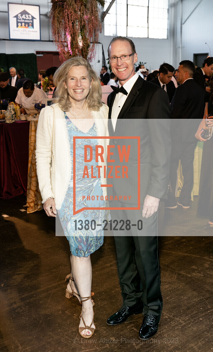 Marianne Starr, Mark Carges, Meals on Wheels 35th Annual Star Chefs & Vintner's Gala, Festival Pavilion @ 2 Marina Blvd, SF, CA 94123 US. Festival Pavilion @ 2 Marina Blvd, SF, CA 94123 US, May 21st, 2023, Photo #1380-21228-0 Marianne Starr, Mark Carges, Photo #1380-21228-0
