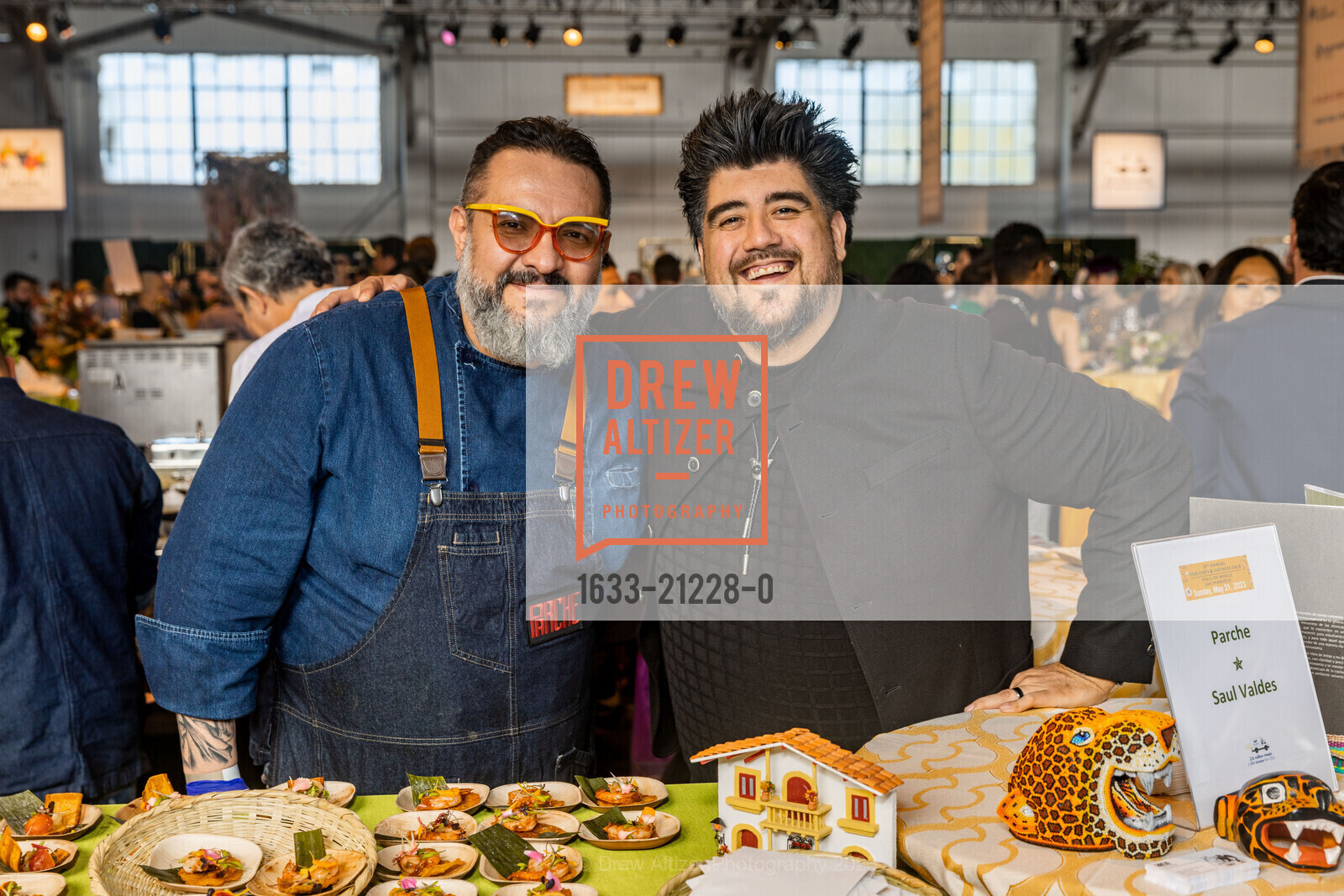 Saul Valdes, Paul Iglesias, Meals on Wheels 35th Annual Star Chefs & Vintner's Gala, Festival Pavilion @ 2 Marina Blvd, SF, CA 94123 US. Festival Pavilion @ 2 Marina Blvd, SF, CA 94123 US, May 21st, 2023, Photo #1633-21228-0 Saul Valdes, Paul Iglesias, Photo #1633-21228-0