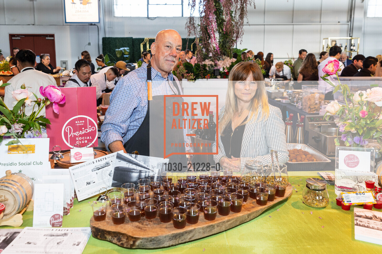 Steve Litky, Holly McCurry, Meals on Wheels 35th Annual Star Chefs & Vintner's Gala, Festival Pavilion @ 2 Marina Blvd, SF, CA 94123 US. Festival Pavilion @ 2 Marina Blvd, SF, CA 94123 US, May 21st, 2023, Photo #1030-21228-0 Steve Litky, Holly McCurry, Photo #1030-21228-0