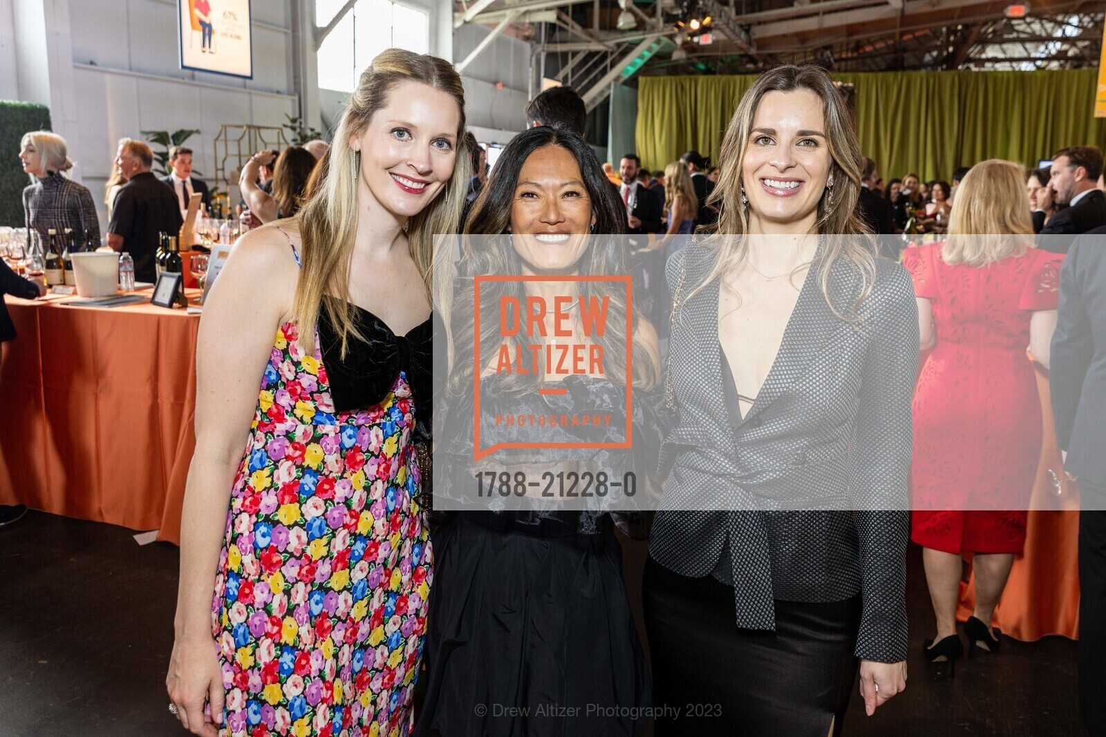 Molly Lacob, Melinda Bromberg, Alana Paskett, Photo #1788-21228-0