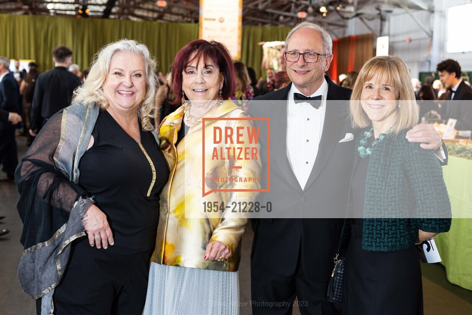 Michelle Furlong, Kay Russo, Stuart Montgomery, Kate Mitchell, Meals on Wheels 35th Annual Star Chefs & Vintner's Gala, Festival Pavilion @ 2 Marina Blvd, SF, CA 94123 US. Festival Pavilion @ 2 Marina Blvd, SF, CA 94123 US, May 21st, 2023, Photo #1954-21228-0 Michelle Furlong, Kay Russo, Stuart Montgomery, Kate Mitchell, Photo #1954-21228-0