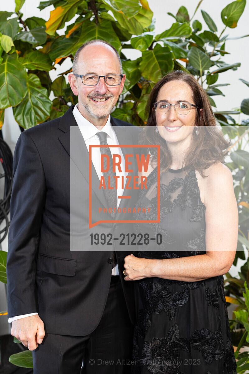 Don Libbey, Sarah Flynn, Meals on Wheels 35th Annual Star Chefs & Vintner's Gala, Festival Pavilion @ 2 Marina Blvd, SF, CA 94123 US. Festival Pavilion @ 2 Marina Blvd, SF, CA 94123 US, May 21st, 2023, Photo #1992-21228-0 Don Libbey, Sarah Flynn, Photo #1992-21228-0