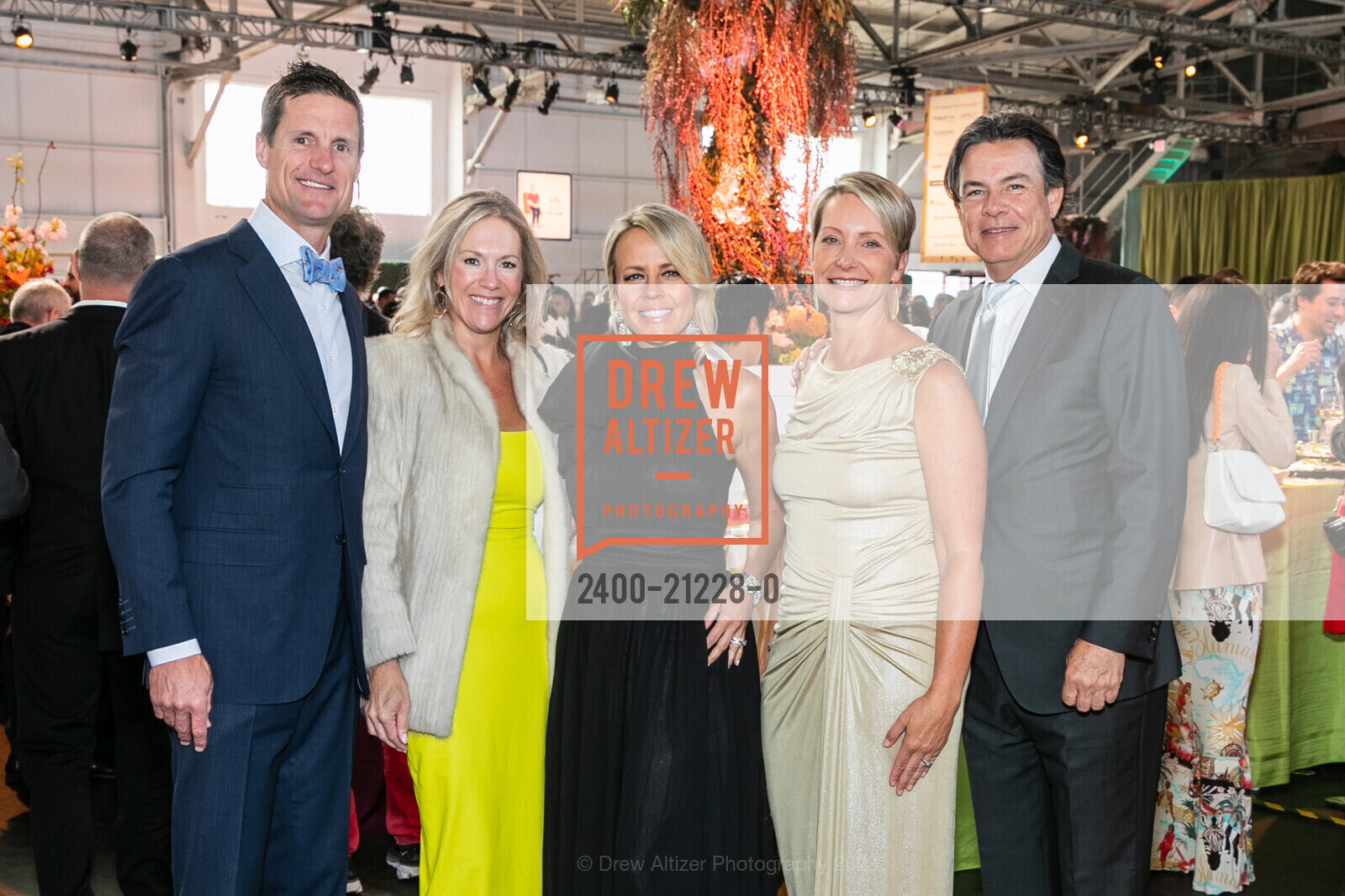 Drew Bennett, Tania Strauss, Heather Bennett, Dana Pingatore, Brian Corley, Meals on Wheels 35th Annual Star Chefs & Vintner's Gala, Festival Pavilion @ 2 Marina Blvd, SF, CA 94123 US. Festival Pavilion @ 2 Marina Blvd, SF, CA 94123 US, May 21st, 2023, Photo #2400-21228-0 Drew Bennett, Tania Strauss, Heather Bennett, Dana Pingatore, Brian Corley, Photo #2400-21228-0