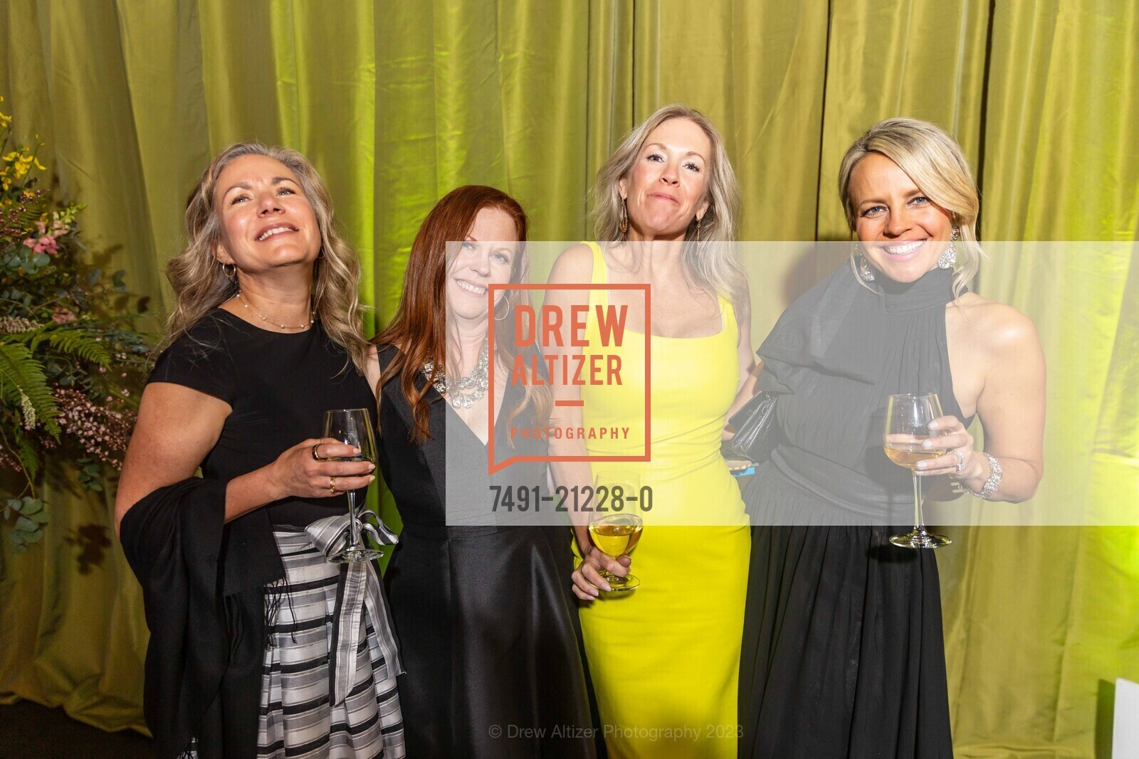 Heather Henry, Kimberly Grover, Tania Strauss, Heather Bennett, Meals on Wheels 35th Annual Star Chefs & Vintner's Gala, Festival Pavilion @ 2 Marina Blvd, SF, CA 94123 US. Festival Pavilion @ 2 Marina Blvd, SF, CA 94123 US, May 21st, 2023, Photo #7491-21228-0 Heather Henry, Kimberly Grover, Tania Strauss, Heather Bennett, Photo #7491-21228-0