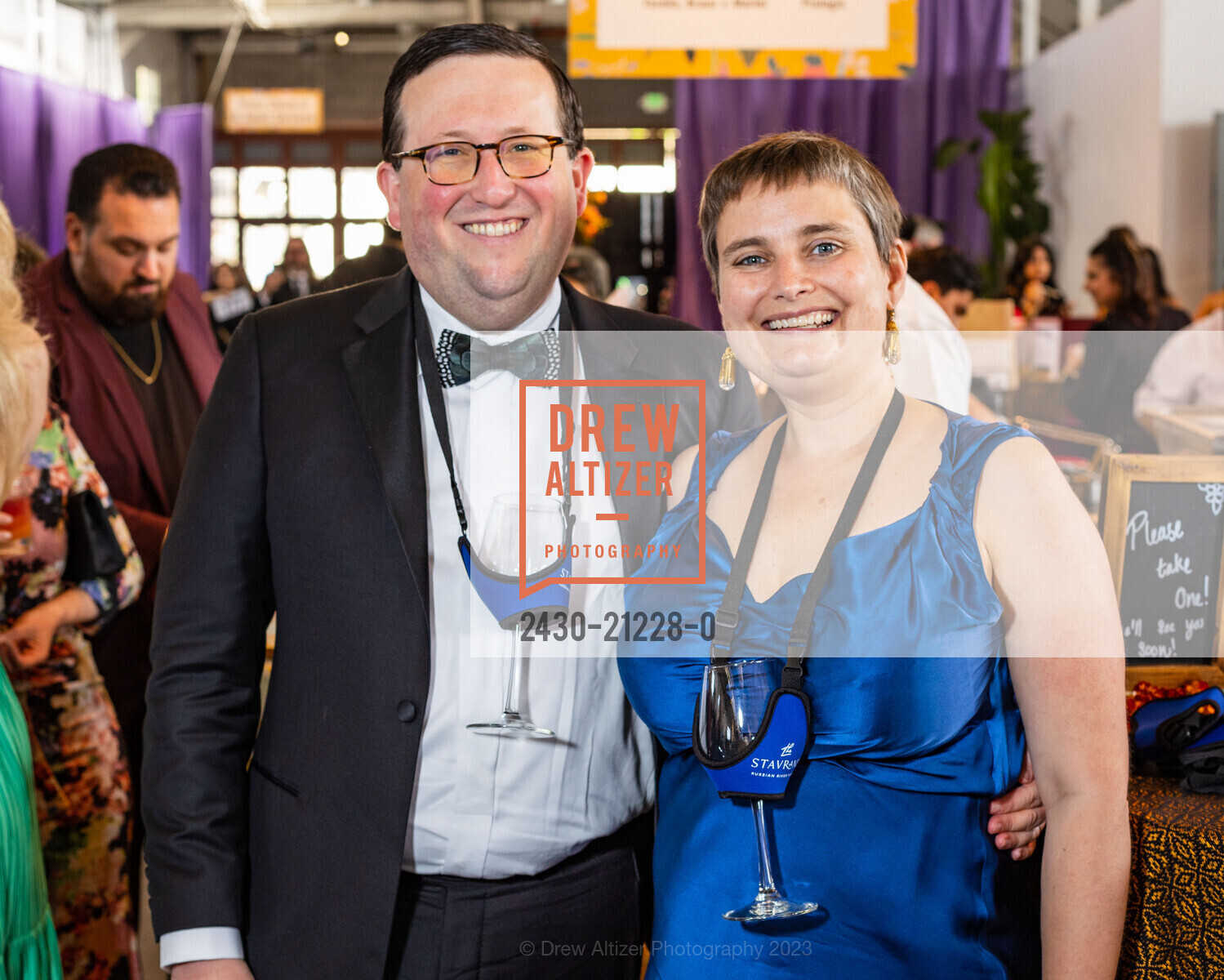 Sam Glick, Emily Glick, Meals on Wheels 35th Annual Star Chefs & Vintner's Gala, Festival Pavilion @ 2 Marina Blvd, SF, CA 94123 US. Festival Pavilion @ 2 Marina Blvd, SF, CA 94123 US, May 21st, 2023, Photo #2430-21228-0 Sam Glick, Emily Glick, Photo #2430-21228-0