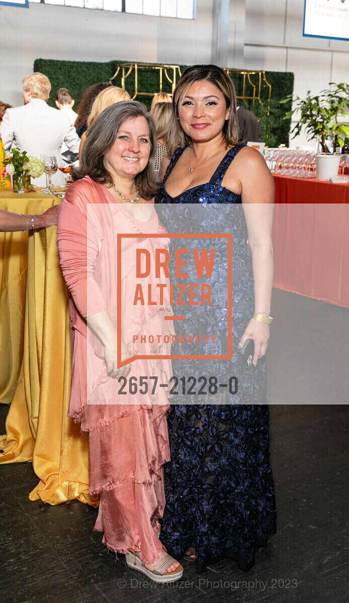 Linda Davison, Gracie Portillo, Meals on Wheels 35th Annual Star Chefs & Vintner's Gala, Festival Pavilion @ 2 Marina Blvd, SF, CA 94123 US. Festival Pavilion @ 2 Marina Blvd, SF, CA 94123 US, May 21st, 2023, Photo #2657-21228-0 Linda Davison, Gracie Portillo, Photo #2657-21228-0