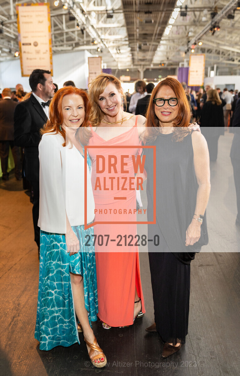 Elaine Asher, Kari Byron, Marianne Frasier, Meals on Wheels 35th Annual Star Chefs & Vintner's Gala, Festival Pavilion @ 2 Marina Blvd, SF, CA 94123 US. Festival Pavilion @ 2 Marina Blvd, SF, CA 94123 US, May 21st, 2023, Photo #2707-21228-0 Elaine Asher, Kari Byron, Marianne Frasier, Photo #2707-21228-0