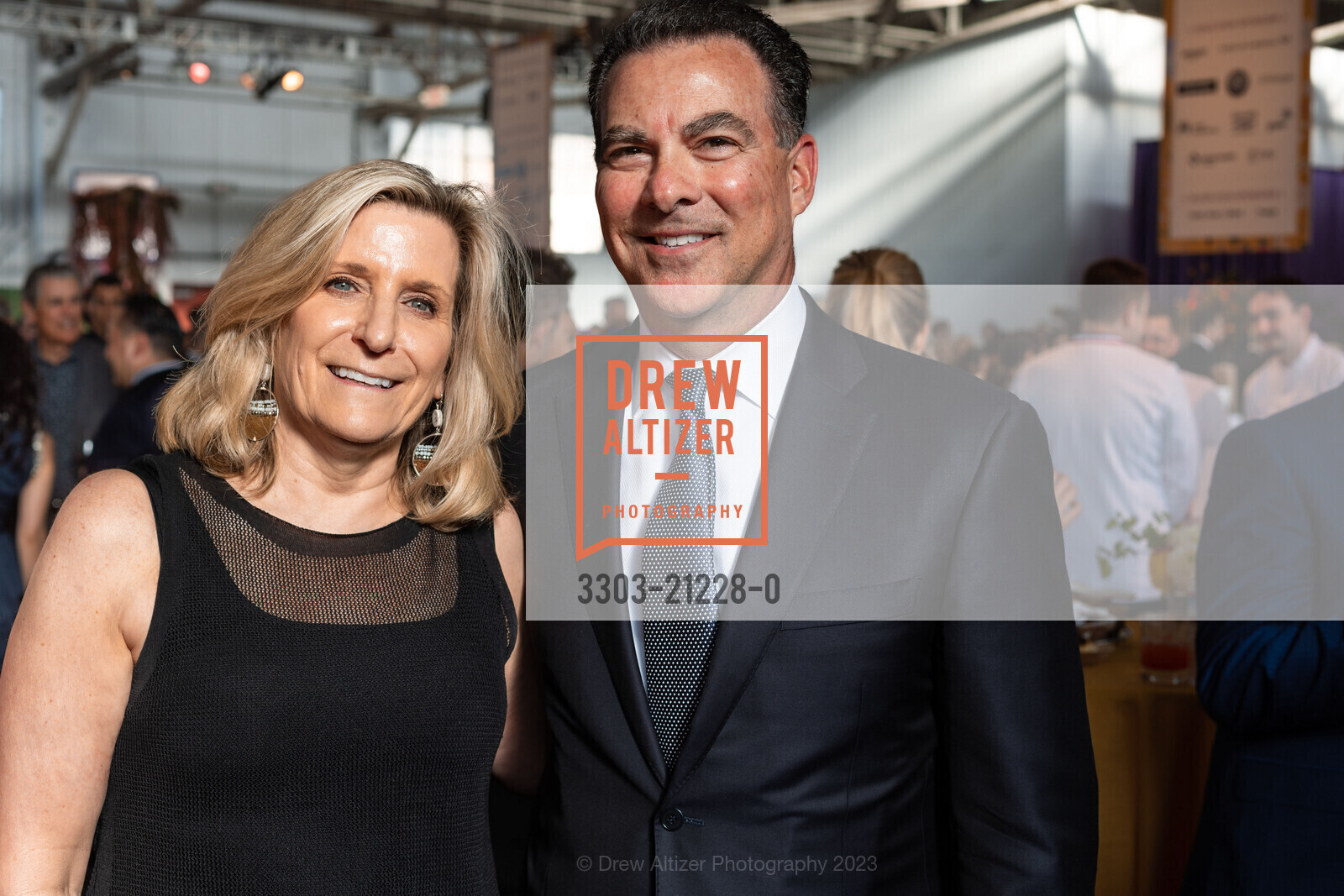 Monique Viola, John Viola, Meals on Wheels 35th Annual Star Chefs & Vintner's Gala, Festival Pavilion @ 2 Marina Blvd, SF, CA 94123 US. Festival Pavilion @ 2 Marina Blvd, SF, CA 94123 US, May 21st, 2023, Photo #3303-21228-0 Monique Viola, John Viola, Photo #3303-21228-0