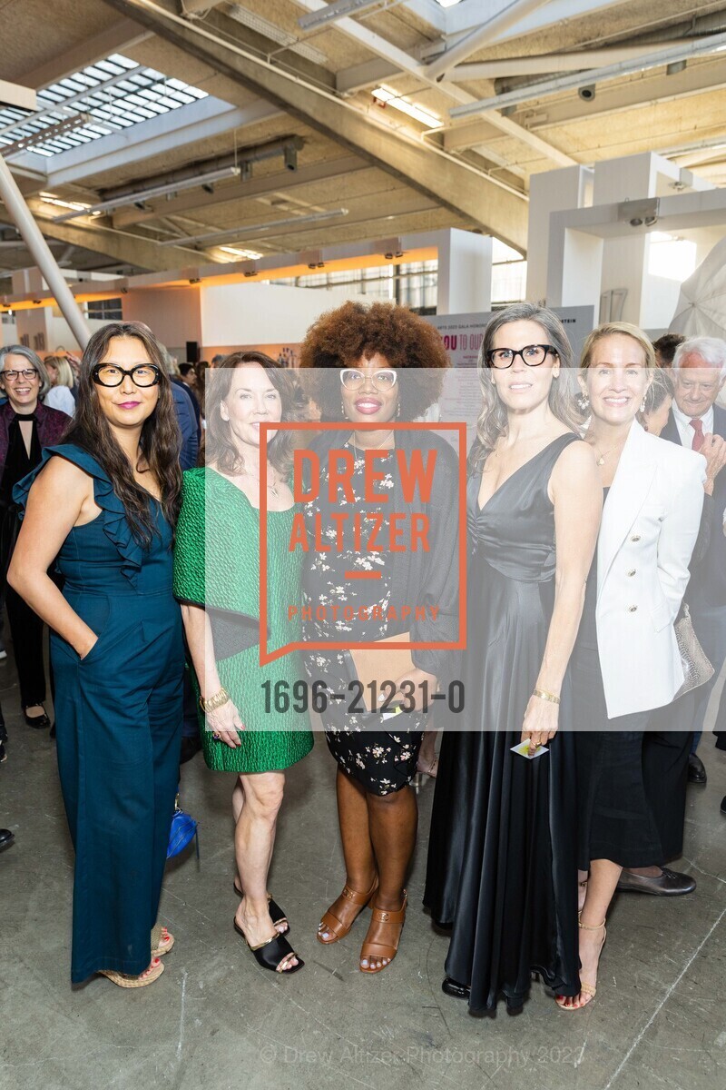 Bonnie Wan, Margaret Johnson, Jennifer Gomes, Leslie Barrett, Meredith Vellines, California College of the Arts (CCA) 2023 Gala, California College of the Arts @ 1111 8th St, SF, CA 94107 US. California College of the Arts @ 1111 8th St, SF, CA 94107 US, May 23rd, 2023, Photo #1696-21231-0 Bonnie Wan, Margaret Johnson, Jennifer Gomes, Leslie Barrett, Meredith Vellines, Photo #1696-21231-0