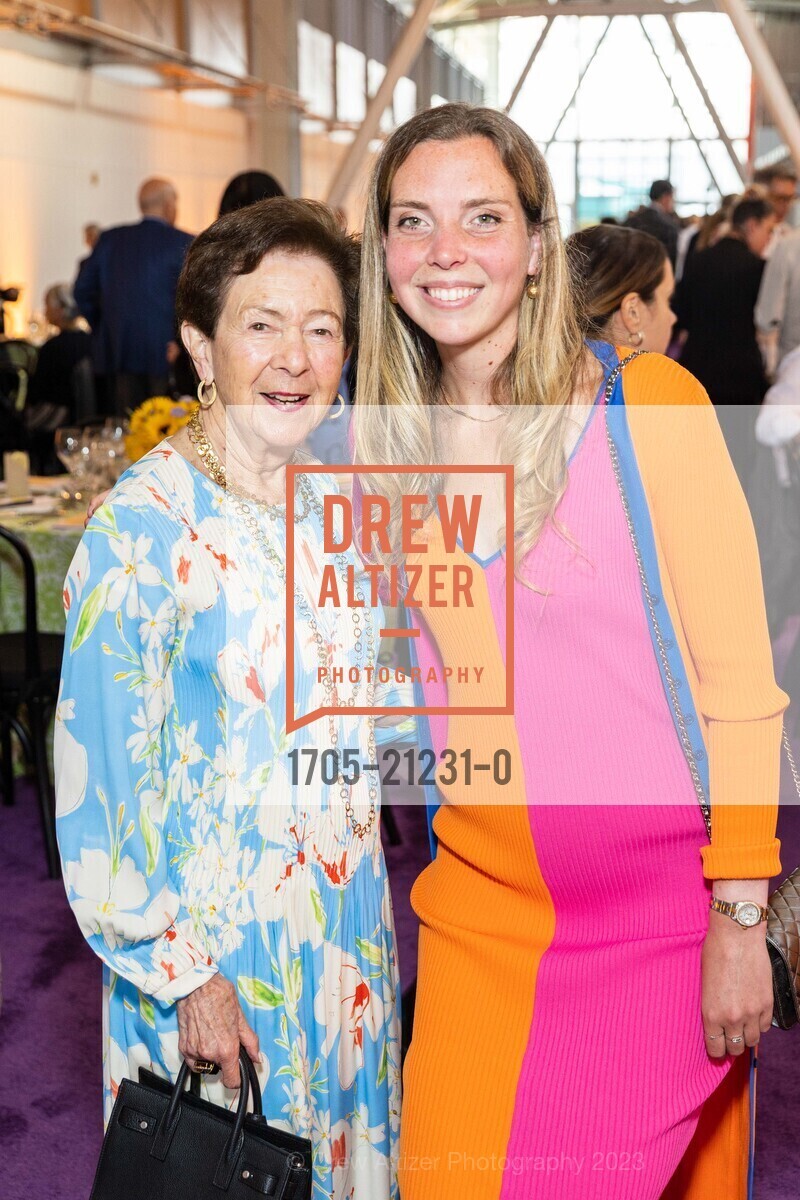 Cissie Swig, Leah Swig, California College of the Arts (CCA) 2023 Gala, California College of the Arts @ 1111 8th St, SF, CA 94107 US. California College of the Arts @ 1111 8th St, SF, CA 94107 US, May 23rd, 2023, Photo #1705-21231-0 Cissie Swig, Leah Swig, Photo #1705-21231-0