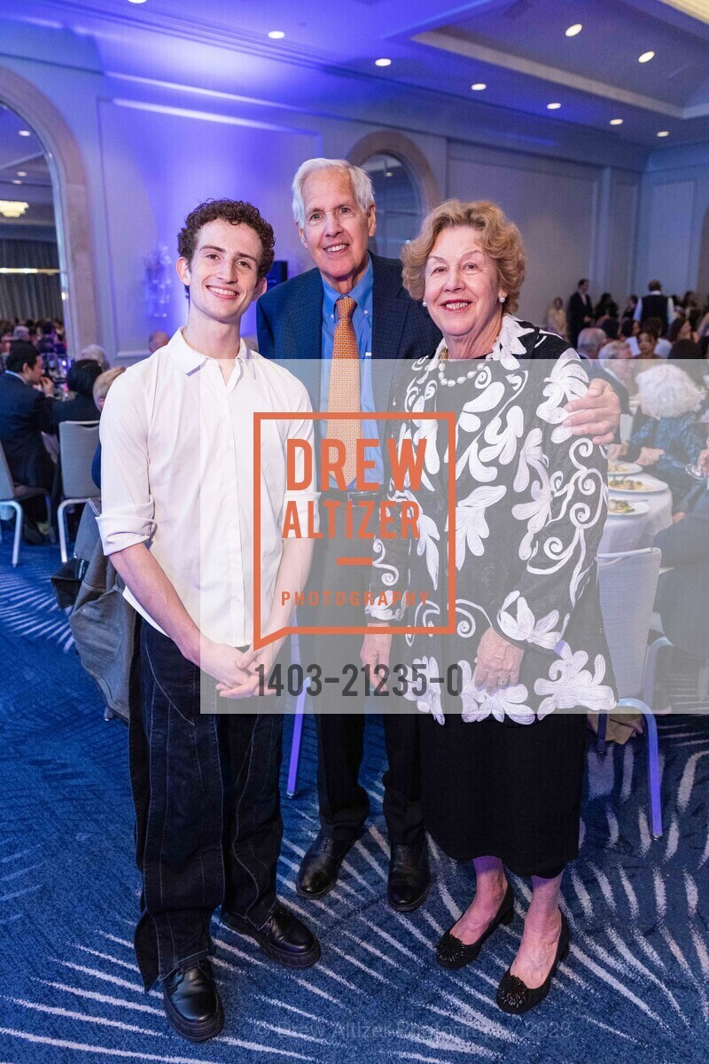 Raphaël Besse, Robert Yoerg, Sharon Yoerg, San Francisco Ballet School's Spring Festival Fundraising Dinner, Yerba Buena Center for the Arts @ 701 Mission St, SF, CA 94103 US. Yerba Buena Center for the Arts @ 701 Mission St, SF, CA 94103 US, May 25th, 2023, Photo #1403-21235-0 Raphaël Besse, Robert Yoerg, Sharon Yoerg, Photo #1403-21235-0