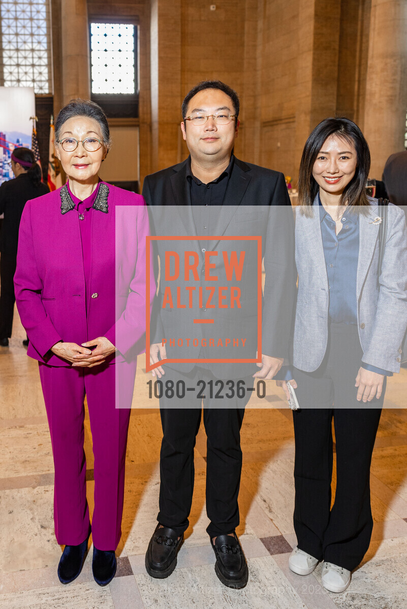 Florence Fang, Kevin Xu, Asia-Pacific Economic Cooperation Spring Launch, Asian Art Museum @ 200 Larkin St, SF, CA 94102 US. Asian Art Museum @ 200 Larkin St, SF, CA 94102 US, May 26th, 2023, Photo #1080-21236-0 Florence Fang, Kevin Xu, Photo #1080-21236-0
