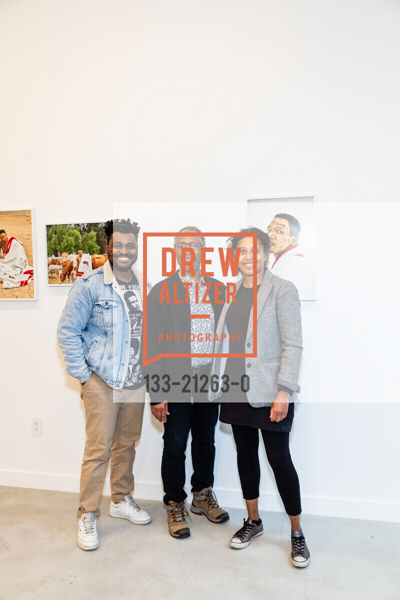 Ron Saunders, Trina Robinson, SANIBONANI Zanele Muholi & Students of the Muholi Art Institute Hosted by Jonathan Carver Moore Gallery, Jonathan Carver Moore @ 966 Market St, SF, CA 94102 US. Jonathan Carver Moore @ 966 Market St, SF, CA 94102 US, June 16th, 2023, Photo #133-21263-0 Ron Saunders, Trina Robinson, Photo #133-21263-0
