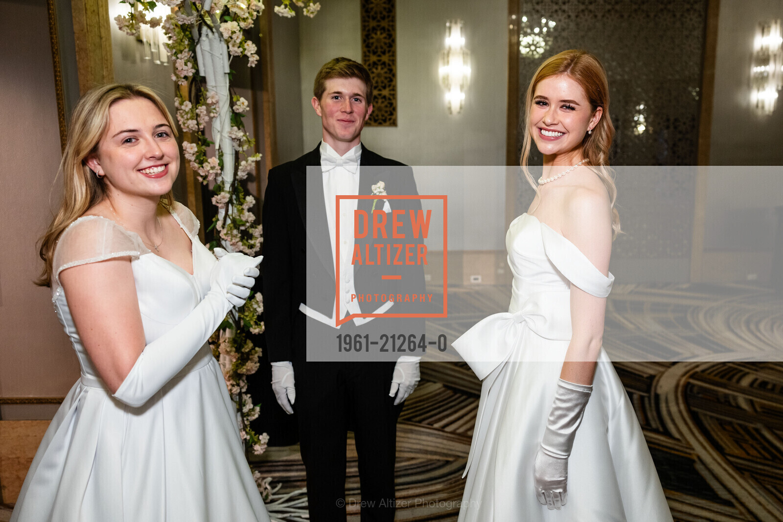 Siena Newsom Callan, Hayes Robert Sherman, Chloe Adeline Dalzell, California Pacific Medical Center's 2023 Debutante Ball, The Westin St. Francis San Francisco on Union Square, 335 Powell St, SF. The Westin St. Francis San Francisco on Union Square, 335 Powell St, SF, Photo #1961-21264-0 Siena Newsom Callan, Hayes Robert Sherman, Chloe Adeline Dalzell, Photo #1961-21264-0