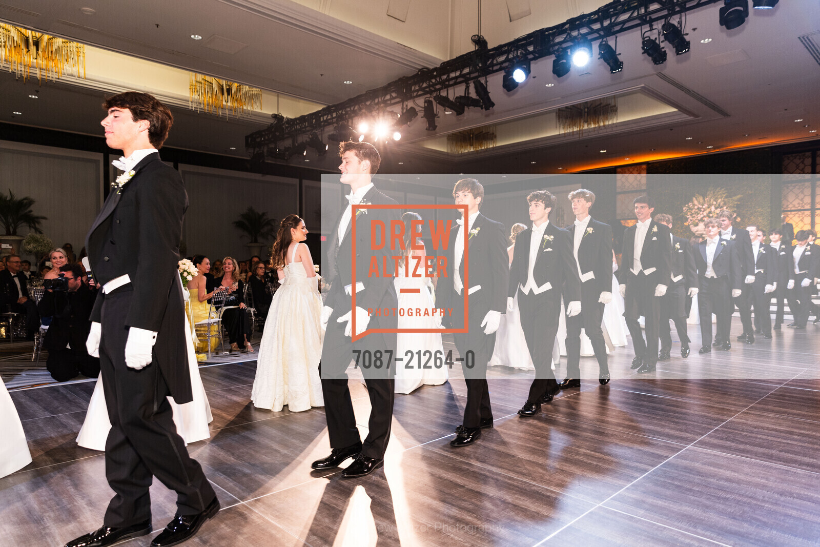 Noah Smorgon, Gage William McKay, Franco Mark Parcella, Jack Denebeim, Pearce Henry Graber, Alexander Woodrow Smyth, Photo #7087-21264-0