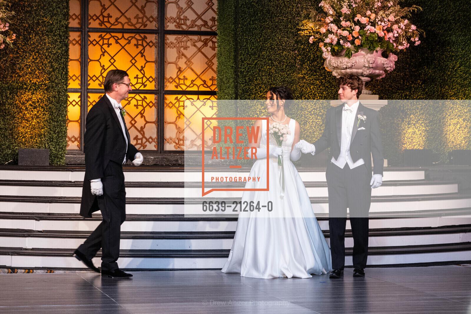 Christopher Dean, Daisy Meyer Lilliene Dean, Jack Denebeim, California Pacific Medical Center's 2023 Debutante Ball, The Westin St. Francis San Francisco on Union Square, 335 Powell St, SF. The Westin St. Francis San Francisco on Union Square, 335 Powell St, SF, Photo #6639-21264-0 Christopher Dean, Daisy Meyer Lilliene Dean, Jack Denebeim, Photo #6639-21264-0