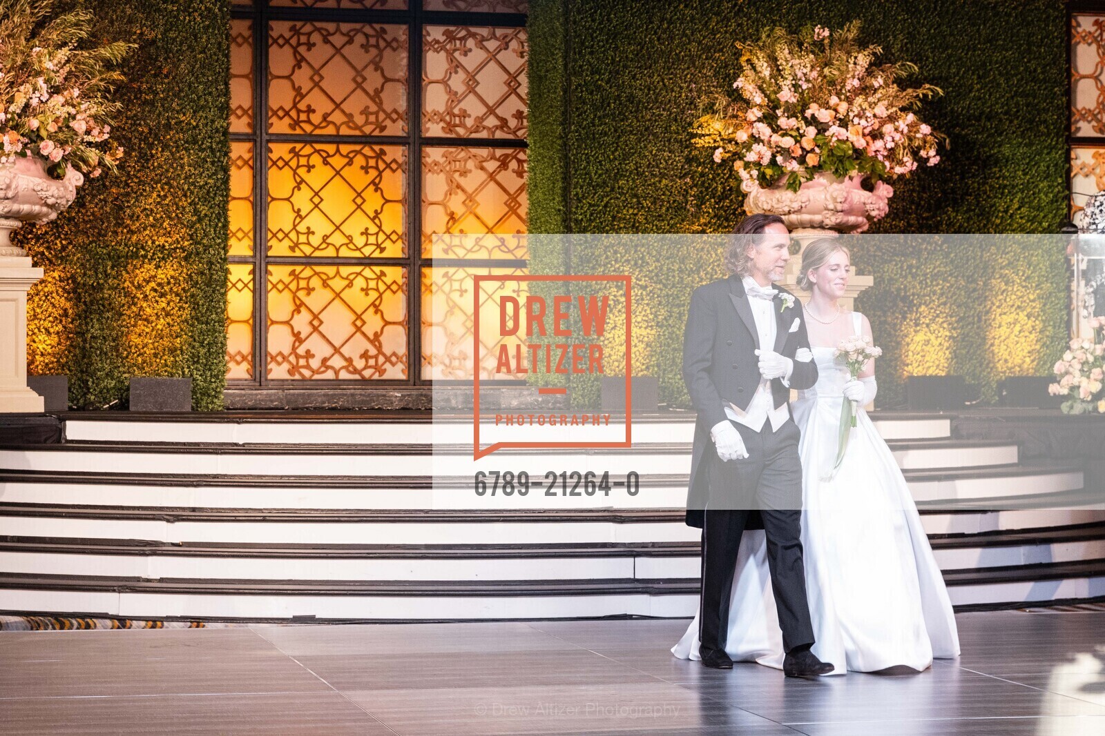 PJ Koll, Pip McKenna Koll, California Pacific Medical Center's 2023 Debutante Ball, The Westin St. Francis San Francisco on Union Square, 335 Powell St, SF. The Westin St. Francis San Francisco on Union Square, 335 Powell St, SF, Photo #6789-21264-0 PJ Koll, Pip McKenna Koll, Photo #6789-21264-0