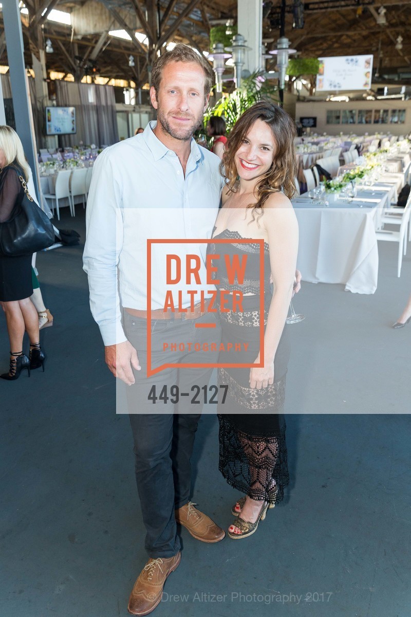 Brad Jacobson, Adrienne Love, EWG's 8th Annual Earth Dinner, Pier 35. 1454 The Embarcadero, May 2nd, 2017, Photo #449-2127 Brad Jacobson, Adrienne Love, Photo #449-2127
