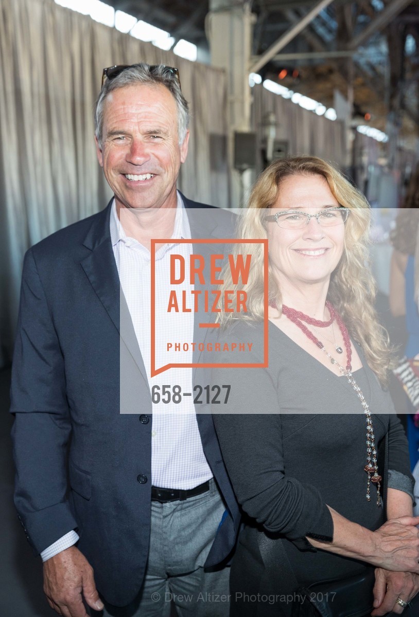 Pat Hamb, Melody Meyer, EWG's 8th Annual Earth Dinner, Pier 35. 1454 The Embarcadero, May 2nd, 2017, Photo #658-2127 Pat Hamb, Melody Meyer, Photo #658-2127