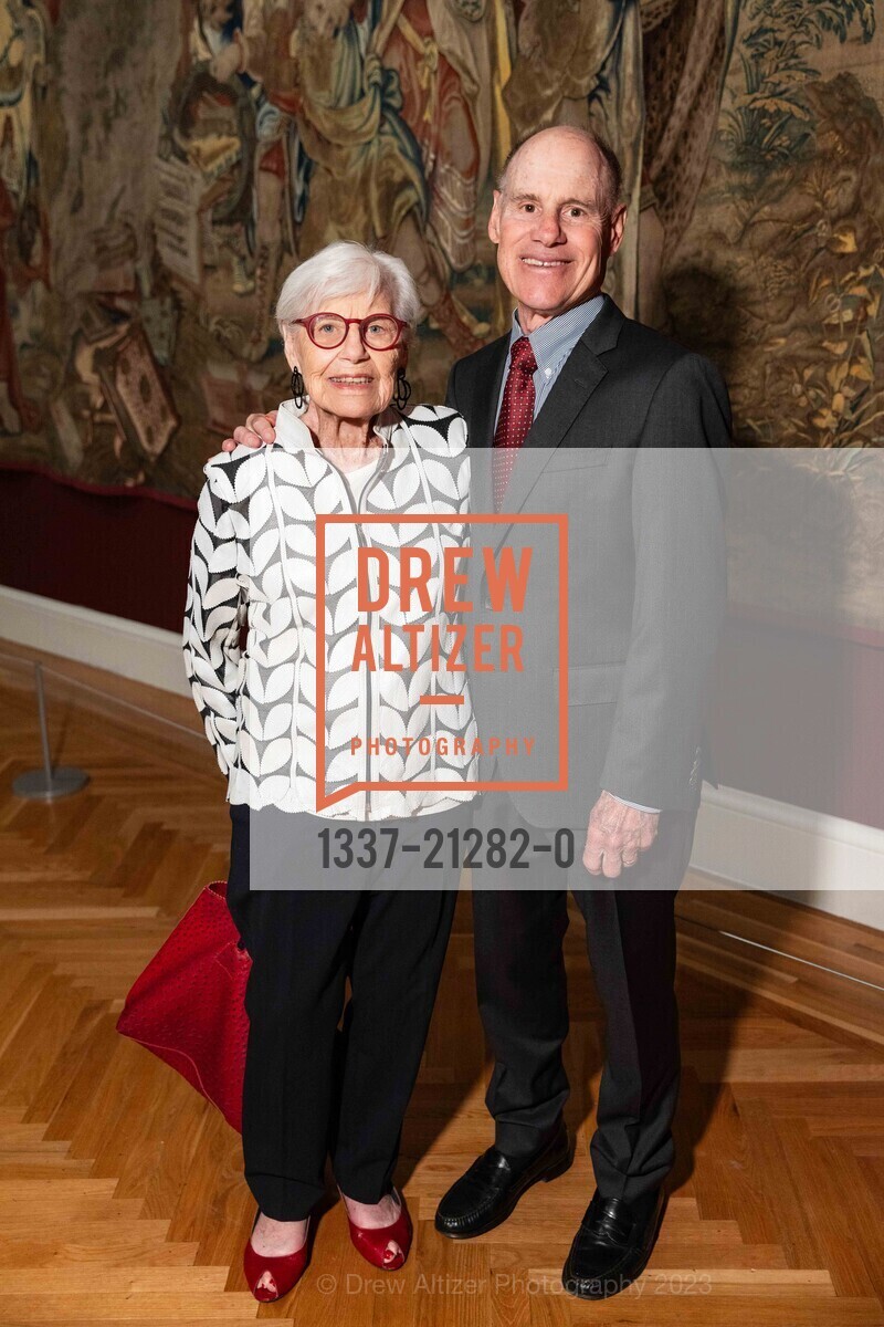 Dorothy Saxe, Loren Saxe, The Tudors Donor Opening Night 2023, Legion of Honor @ 100 34th Ave, SF, CA 94121 US. Legion of Honor @ 100 34th Ave, SF, CA 94121 US, June 22nd, 2023, Photo #1337-21282-0 Dorothy Saxe, Loren Saxe, Photo #1337-21282-0