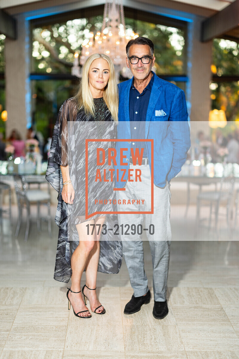 Elizabeth Naughton Moore, Michael Polenske, Founder's Dinner for Festival Napa Valley 2023, Private Residence. Private Residence, July 13th, 2023, Photo #1773-21290-0 Elizabeth Naughton Moore, Michael Polenske, Photo #1773-21290-0