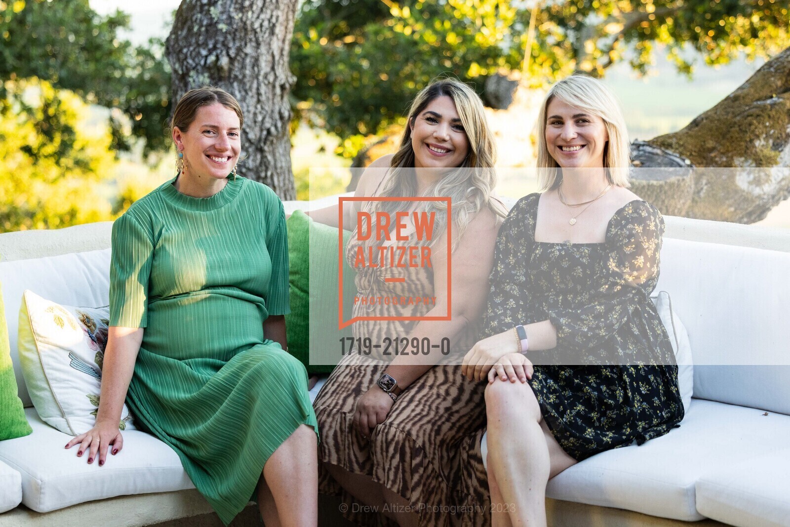 Sarah Wells, Cori Fagundes, Kelsey Frazier, Founder's Dinner for Festival Napa Valley 2023, Private Residence. Private Residence, July 13th, 2023, Photo #1719-21290-0 Sarah Wells, Cori Fagundes, Kelsey Frazier, Photo #1719-21290-0